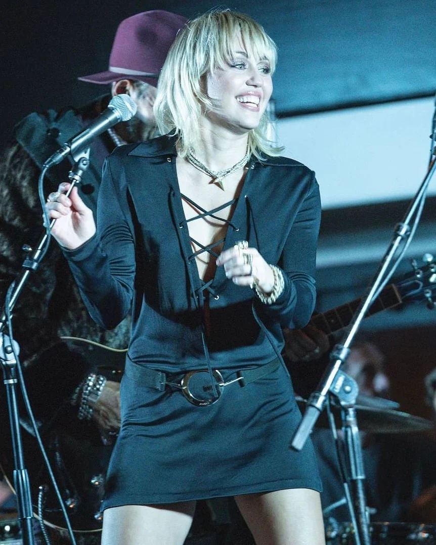 Gucci Spring 1996 Tom Ford “G” Emblem Black Suede Belt 34