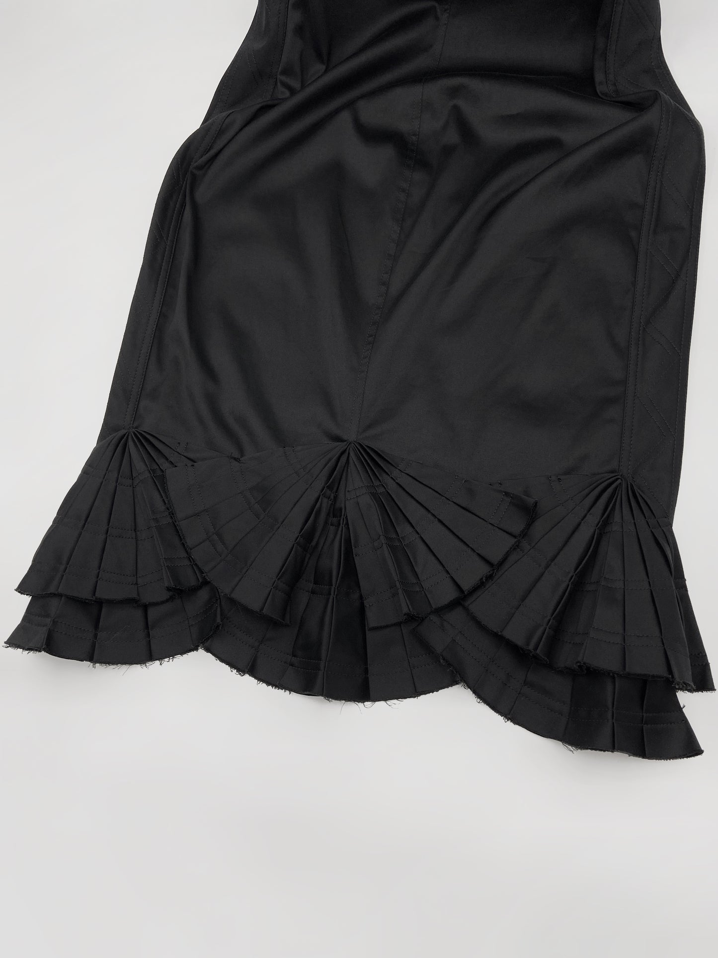 BWNT Gucci Spring 2004 Pleated Appliqué Black Cotton Bodycon Dress 40