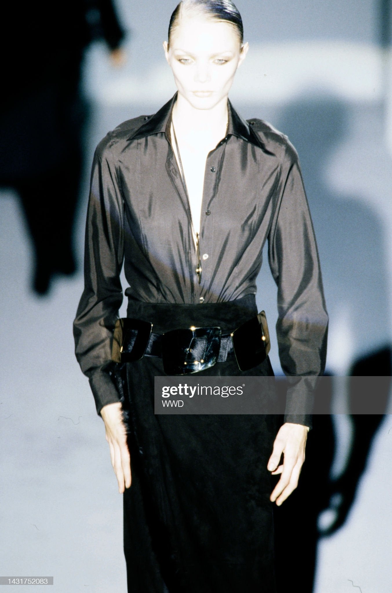 Gucci Fall 1996 Iconic Tom Ford Epaulette Brown Silk Shirt 40