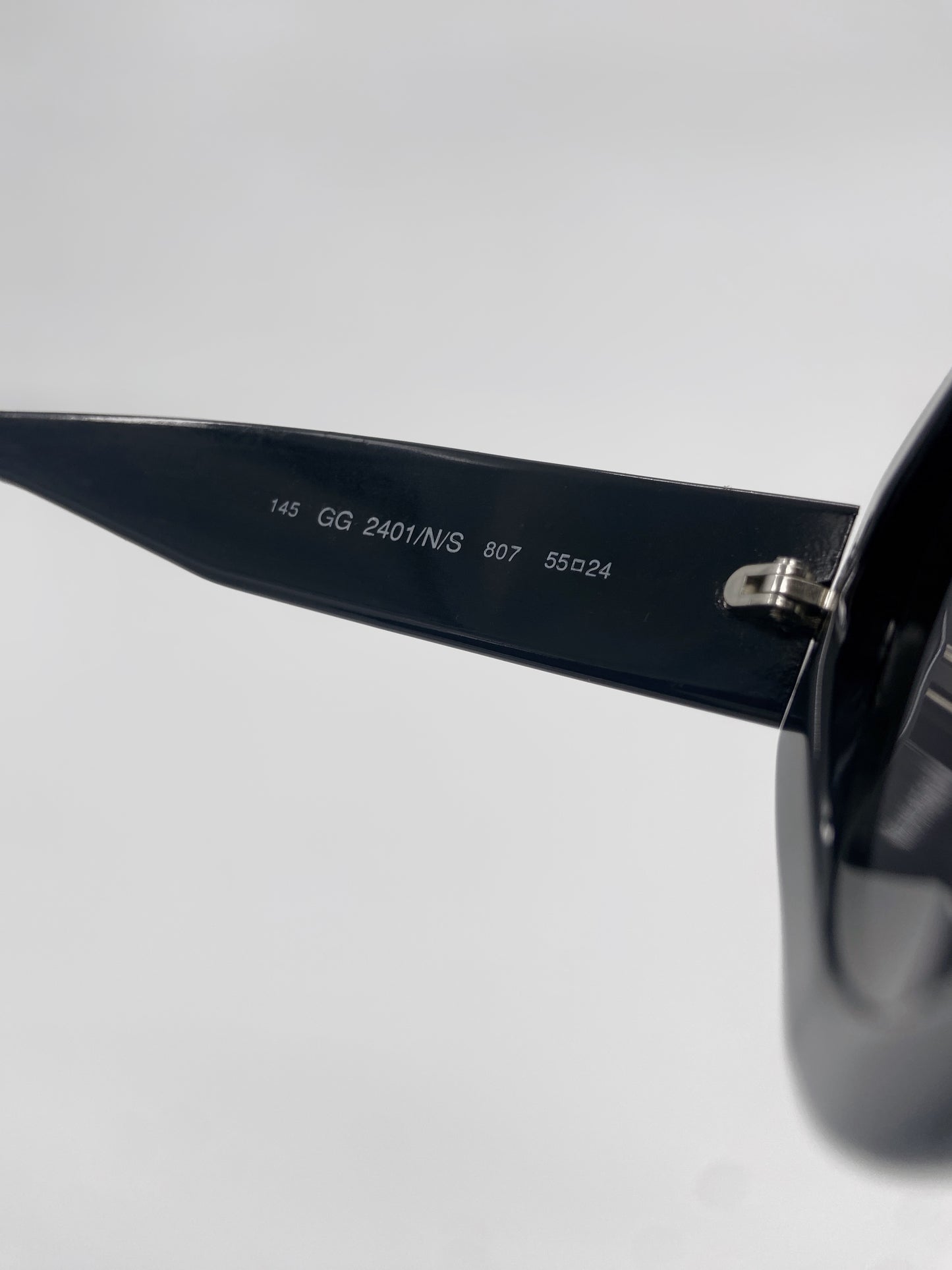 Gucci Fall 1995 Tom Ford Black Oversized Oval Sunglasses