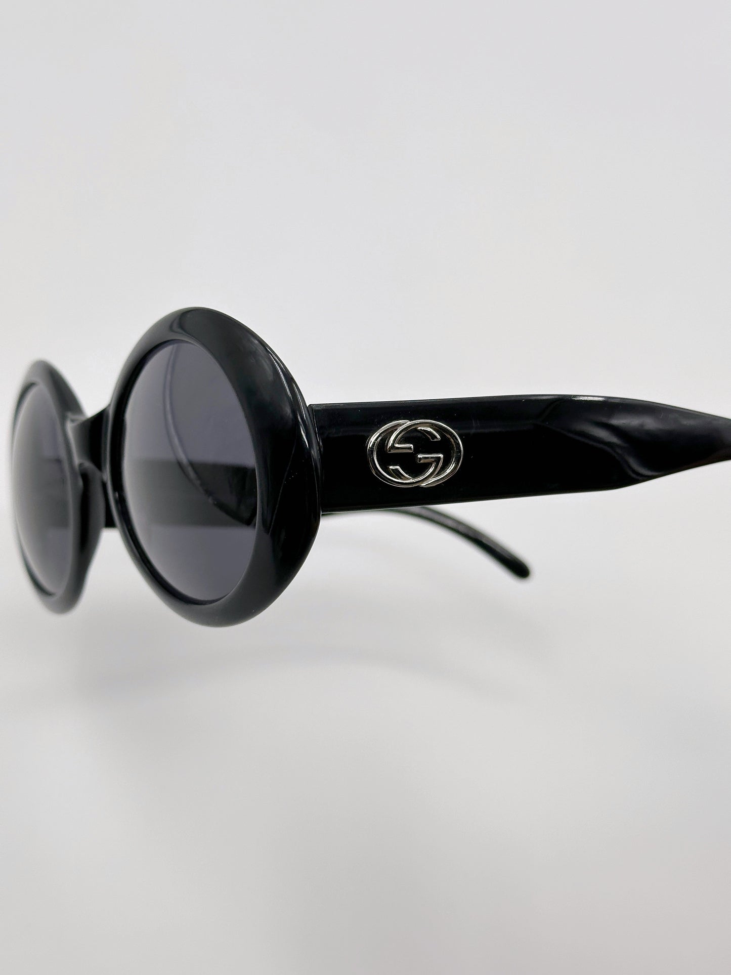 Gucci Fall 1995 Tom Ford Black Oversized Oval Sunglasses
