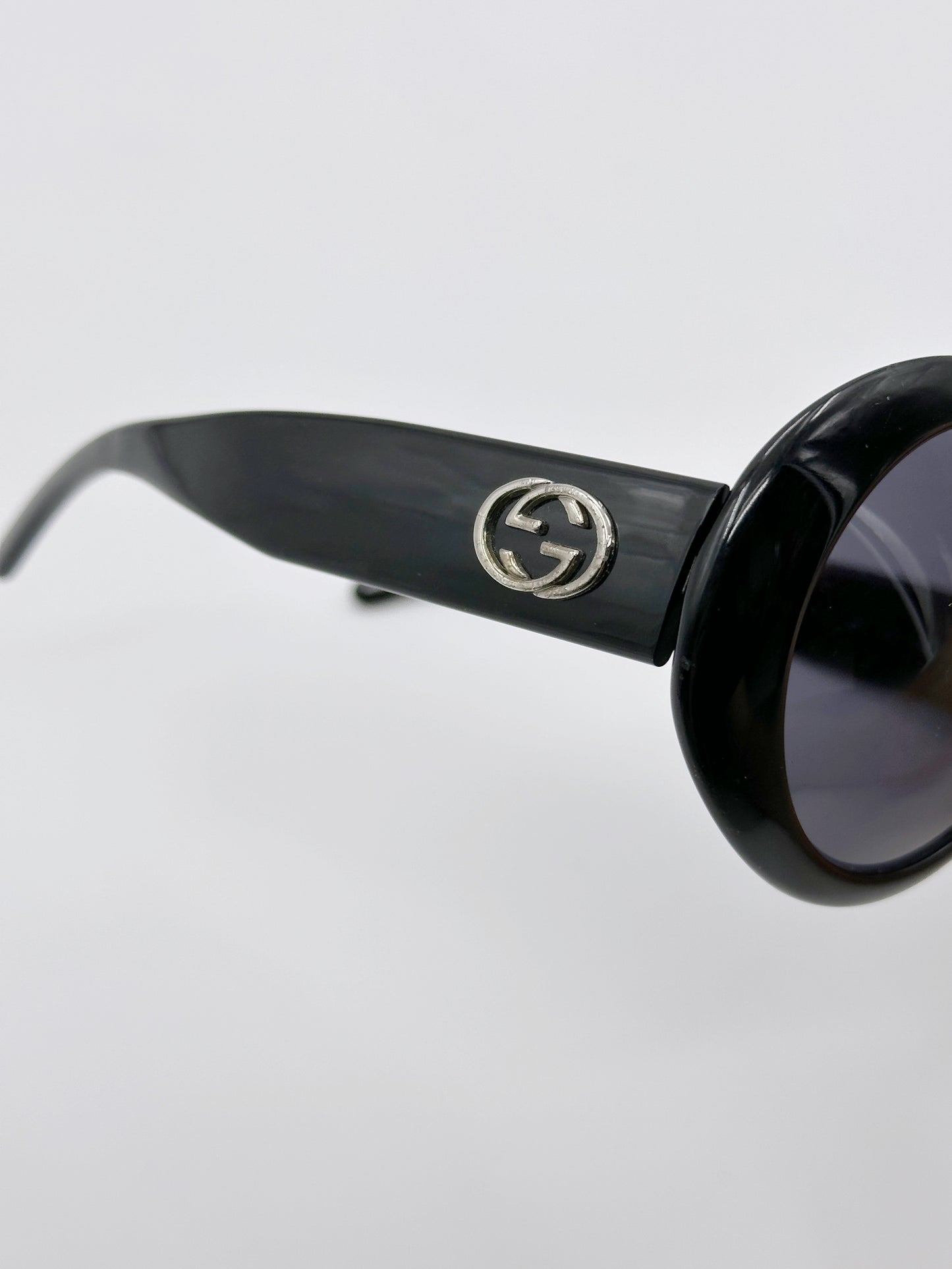 Gucci Fall 1995 Tom Ford Black Oversized Oval Sunglasses