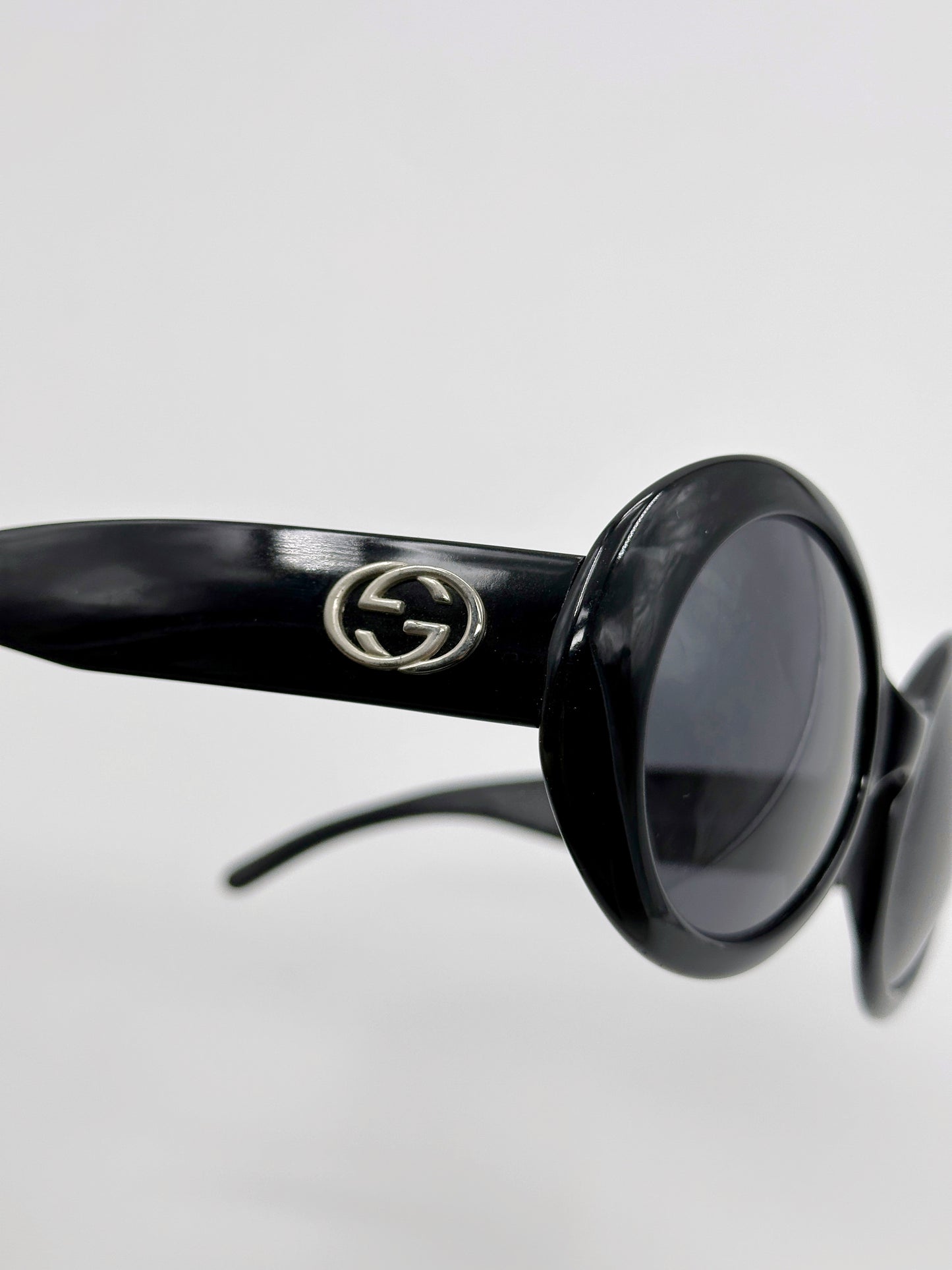 Gucci Fall 1995 Tom Ford Black Oversized Oval Sunglasses