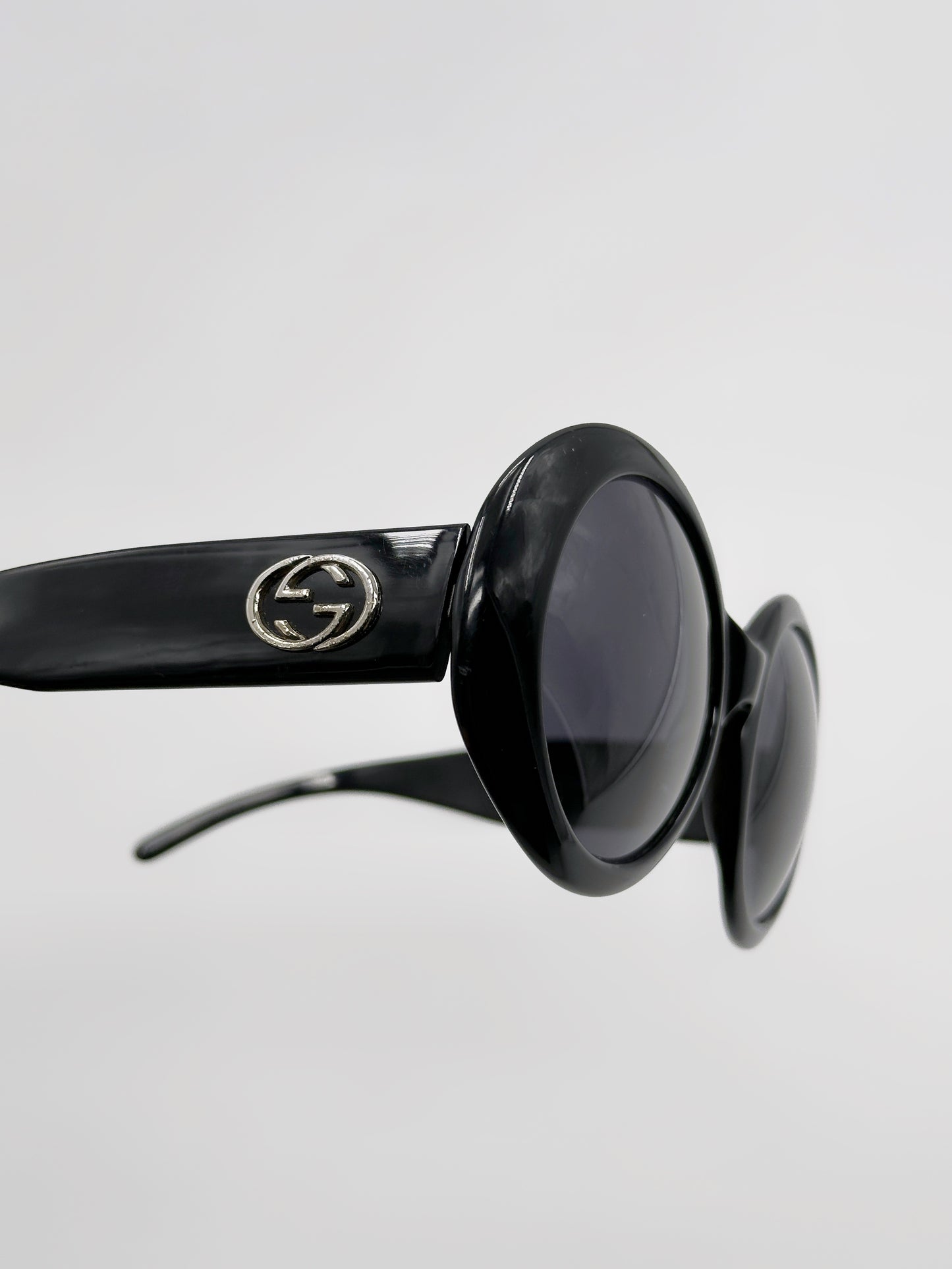 Gucci Fall 1995 Tom Ford Black Oversized Oval Sunglasses