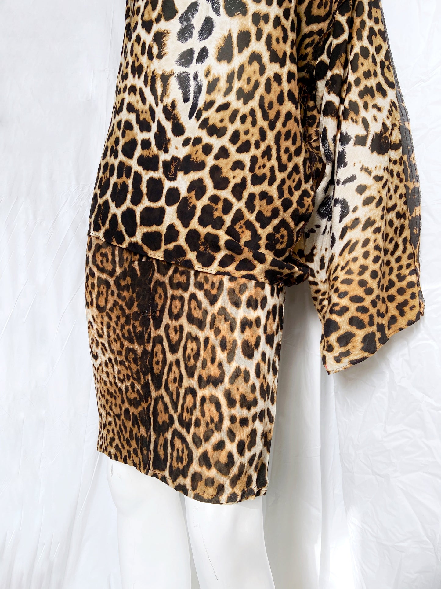Yves Saint Laurent Rive Gauche Spring 2002 Tom Ford Iconic Runway Leopard/ Cheetah Print Oversized Silk Blouse Top 40