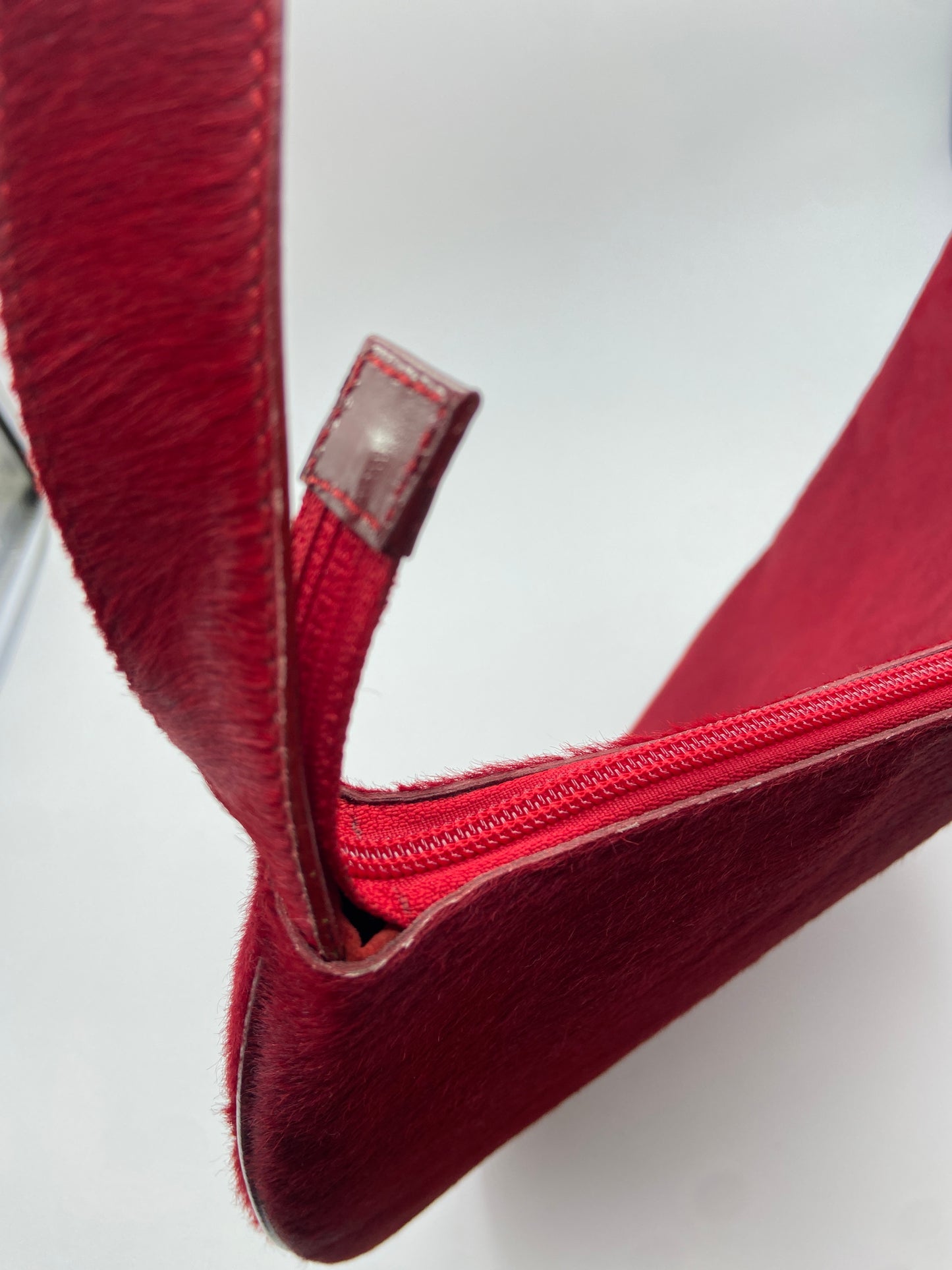 ICONIC Gucci Fall 1996 Tom Ford Red Pony-style Calfskin Gold Horsebit Shoulder Bag