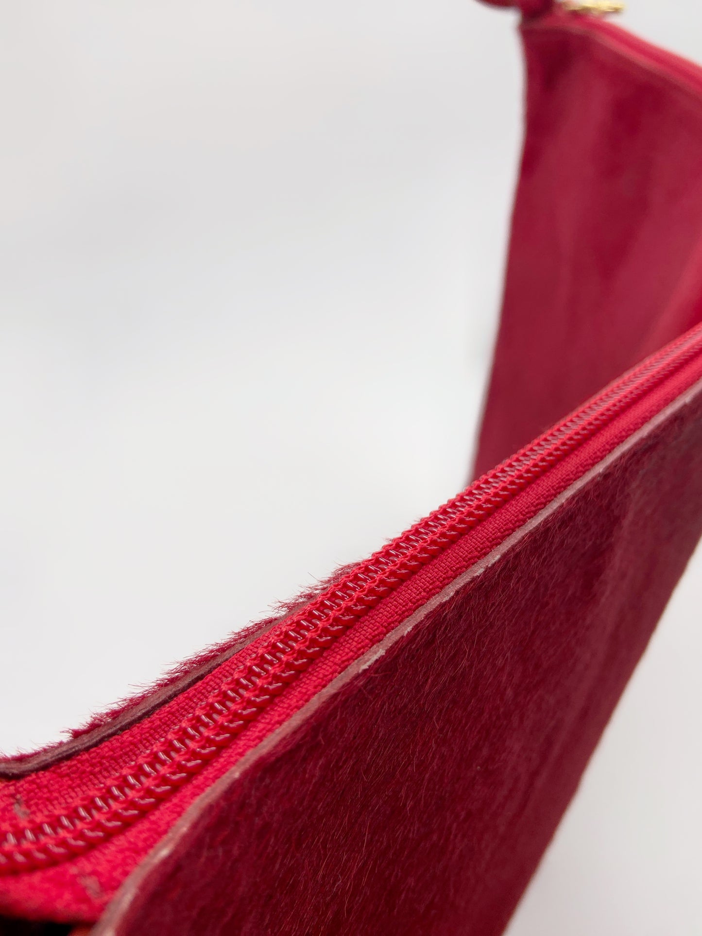 ICONIC Gucci Fall 1996 Tom Ford Red Pony-style Calfskin Gold Horsebit Shoulder Bag