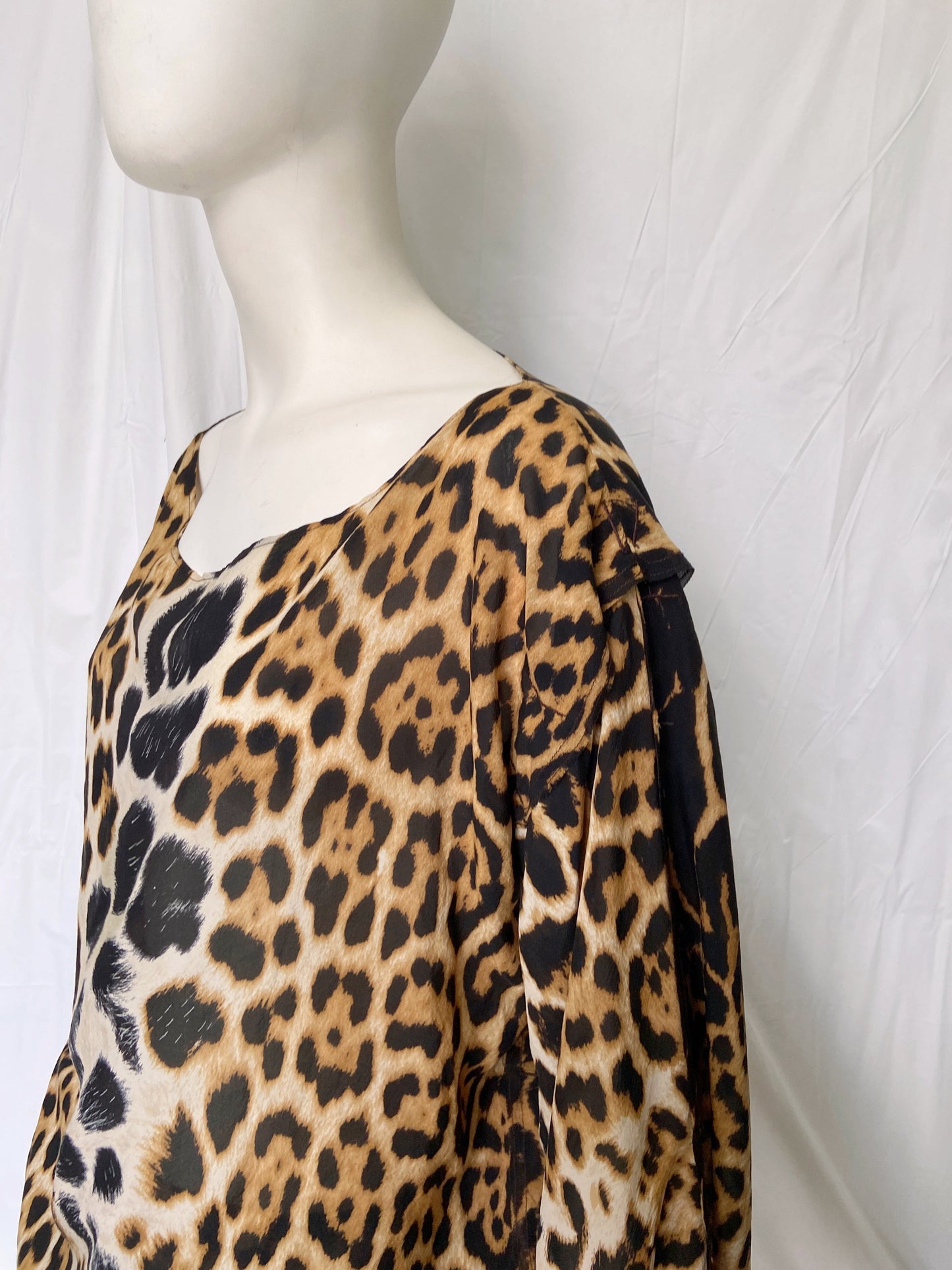 Yves Saint Laurent Rive Gauche Spring 2002 Tom Ford Iconic Runway Leopard/ Cheetah Print Oversized Silk Blouse Top 40