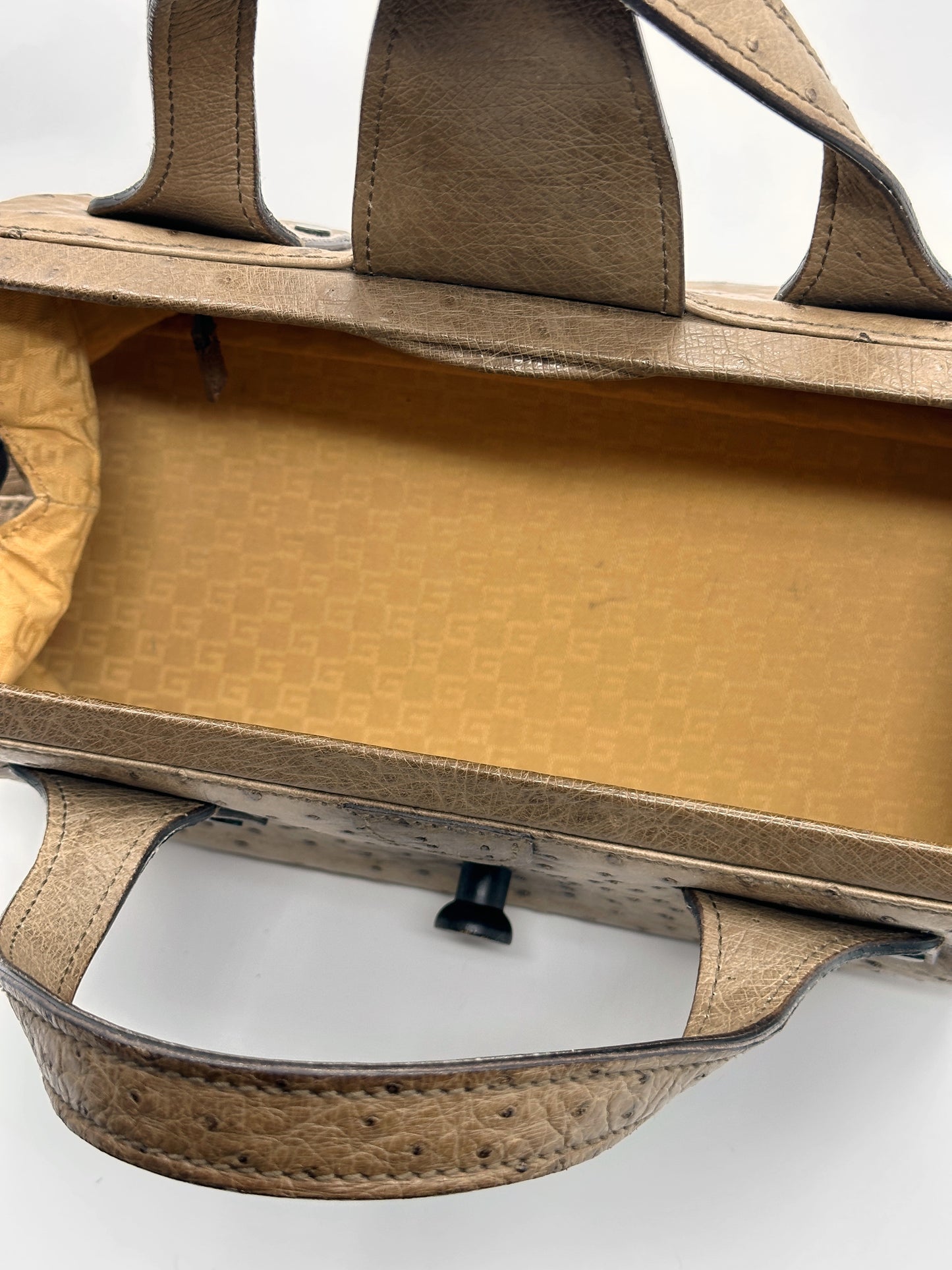 Gucci Fall 2002 Tom Ford Light Bark Beige Ostrich Leather Wooden Hook Doctors Bag Handbag