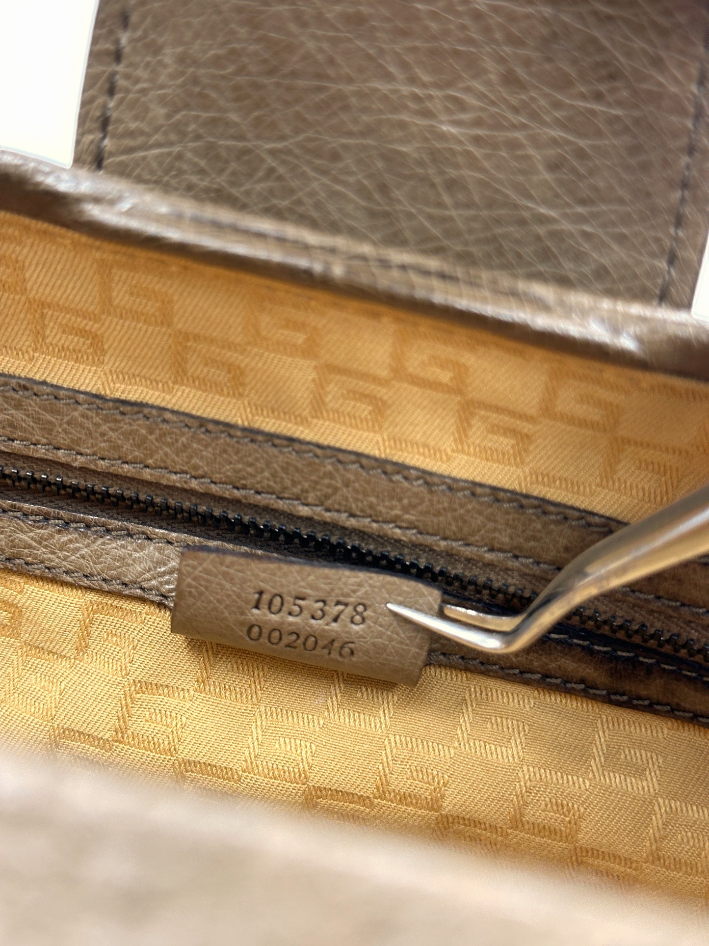 Gucci Fall 2002 Tom Ford Light Bark Beige Ostrich Leather Wooden Hook Doctors Bag Handbag