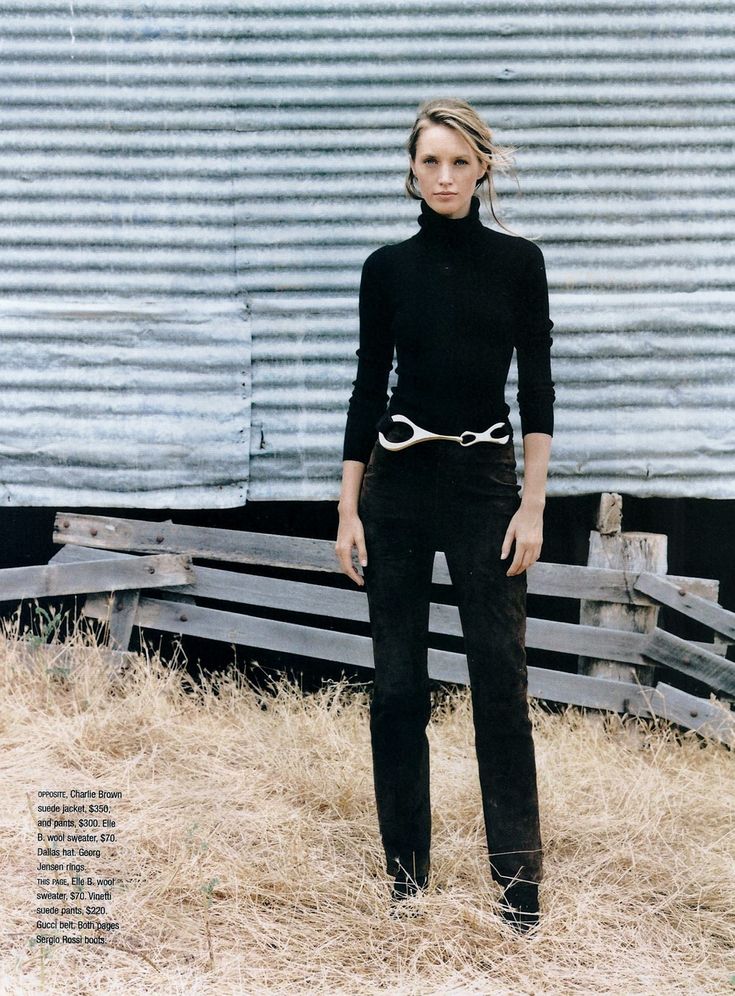 ICONIC Gucci Fall 1996 Oversized Gold Horsebit Black Pony-Styled Calfskin Belt 30