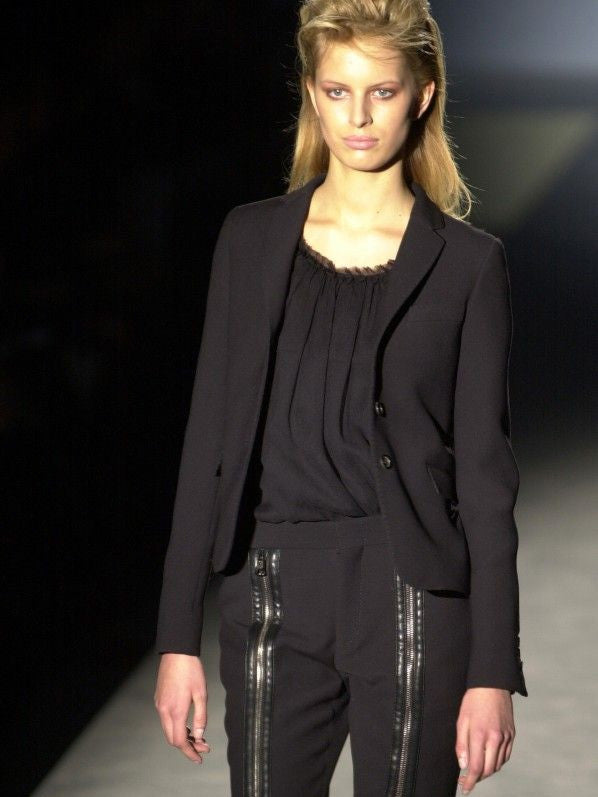 Gucci Fall 2001 Tom Ford 3-Buttoned Black Laine Wool Blazer Jacket Skirt Set 42&38