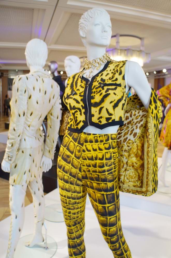 MONUMENTAL Gianni Versace Spring 1992 ANIMALIER Runway Leopard Print Silk Blazer Skirt Set 42