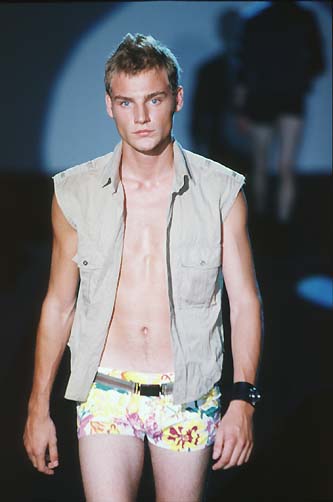 BWNT Gucci Spring 1999 Tom Ford Pink Floral Briefs S