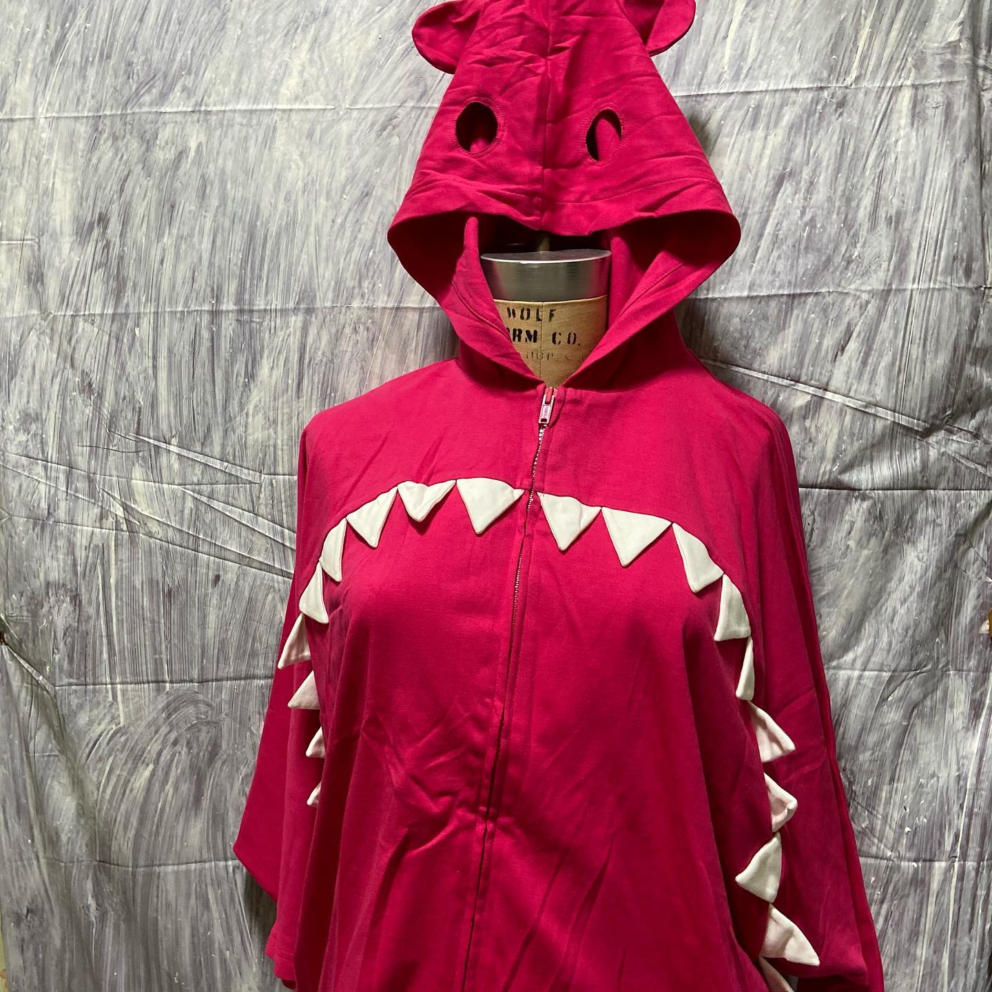 20471120 hyoma shark eyeholes hood jacket Size s