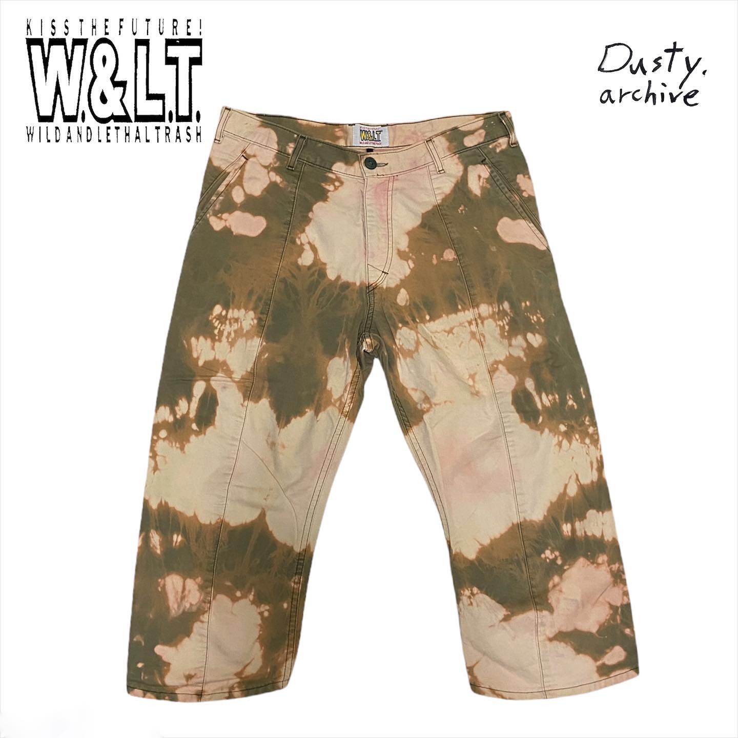 W< acid-dyed shorts
