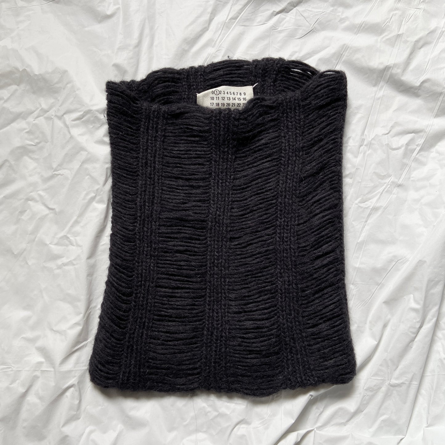 Maison Martin Margiela Fall 2009 logo spider alpaca wool knit neckwarmer scarf snood