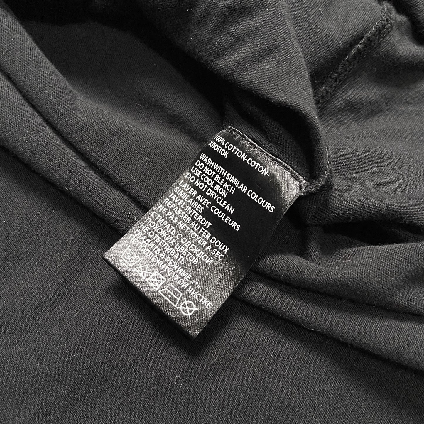 Ann Demeulemeester spring 2017 bondage Trompe I’oeil necklace print asymmetrical tee 36