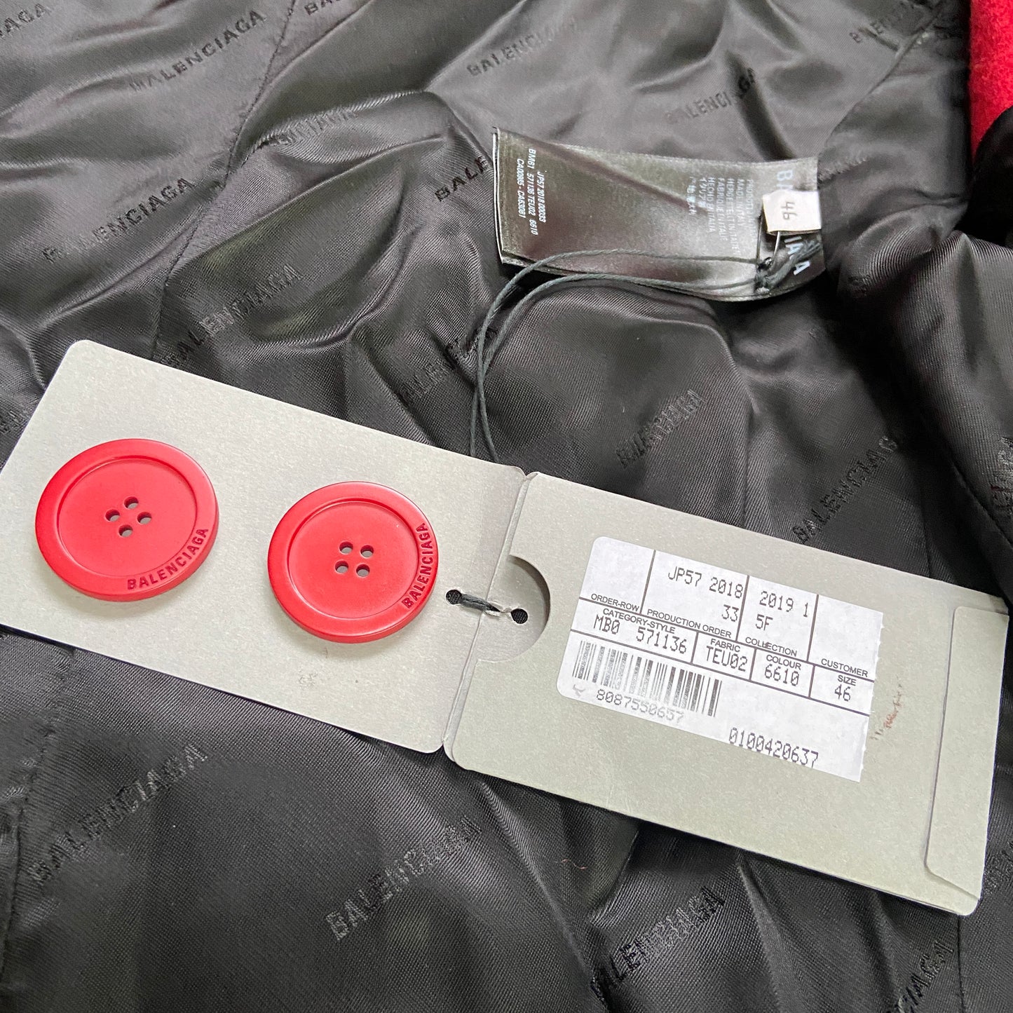 Balenciaga Ss19 runway 80s boxy shoulder red camel wool coat jacket 46