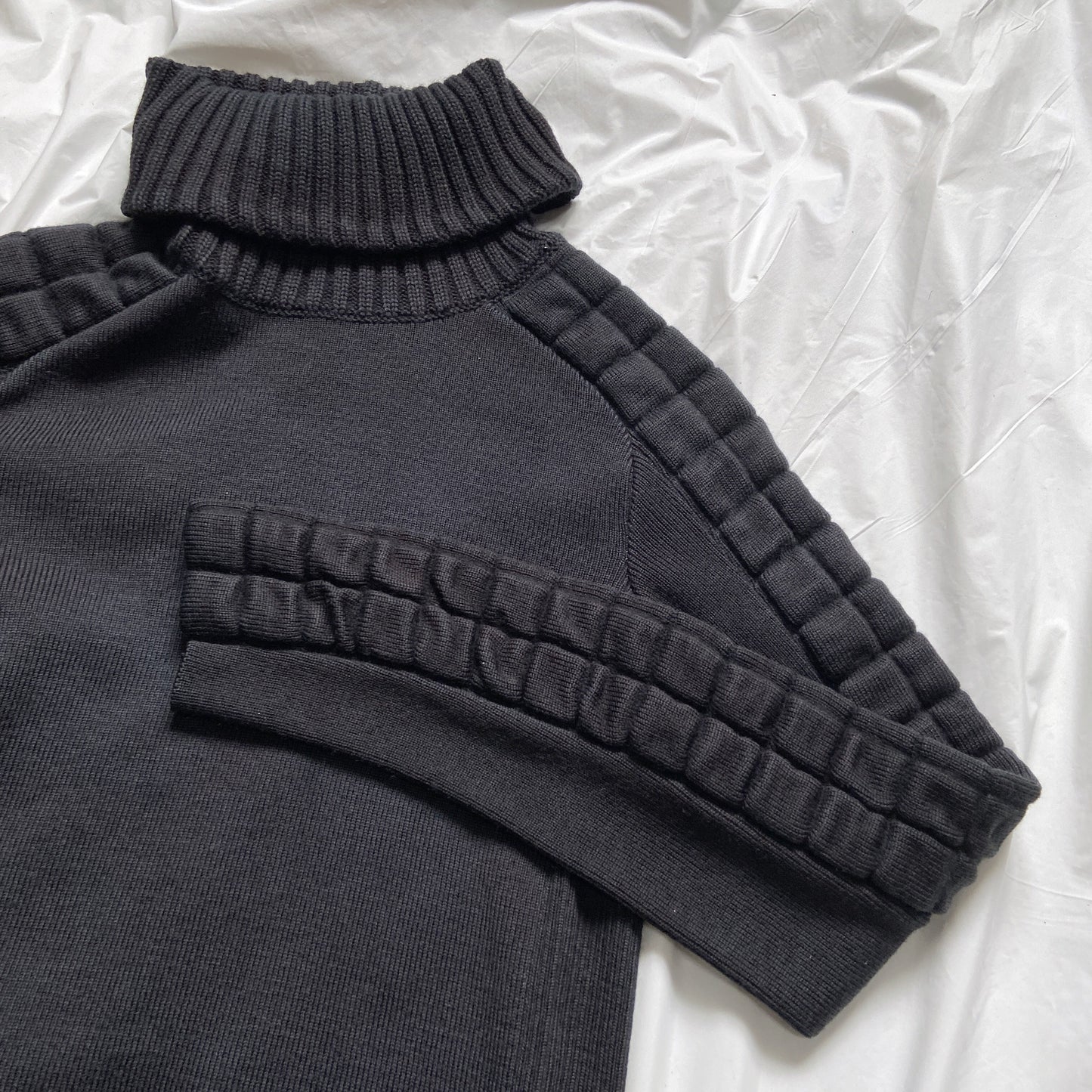 Chanel fall 2000 karl padded knit cropped sweater 38