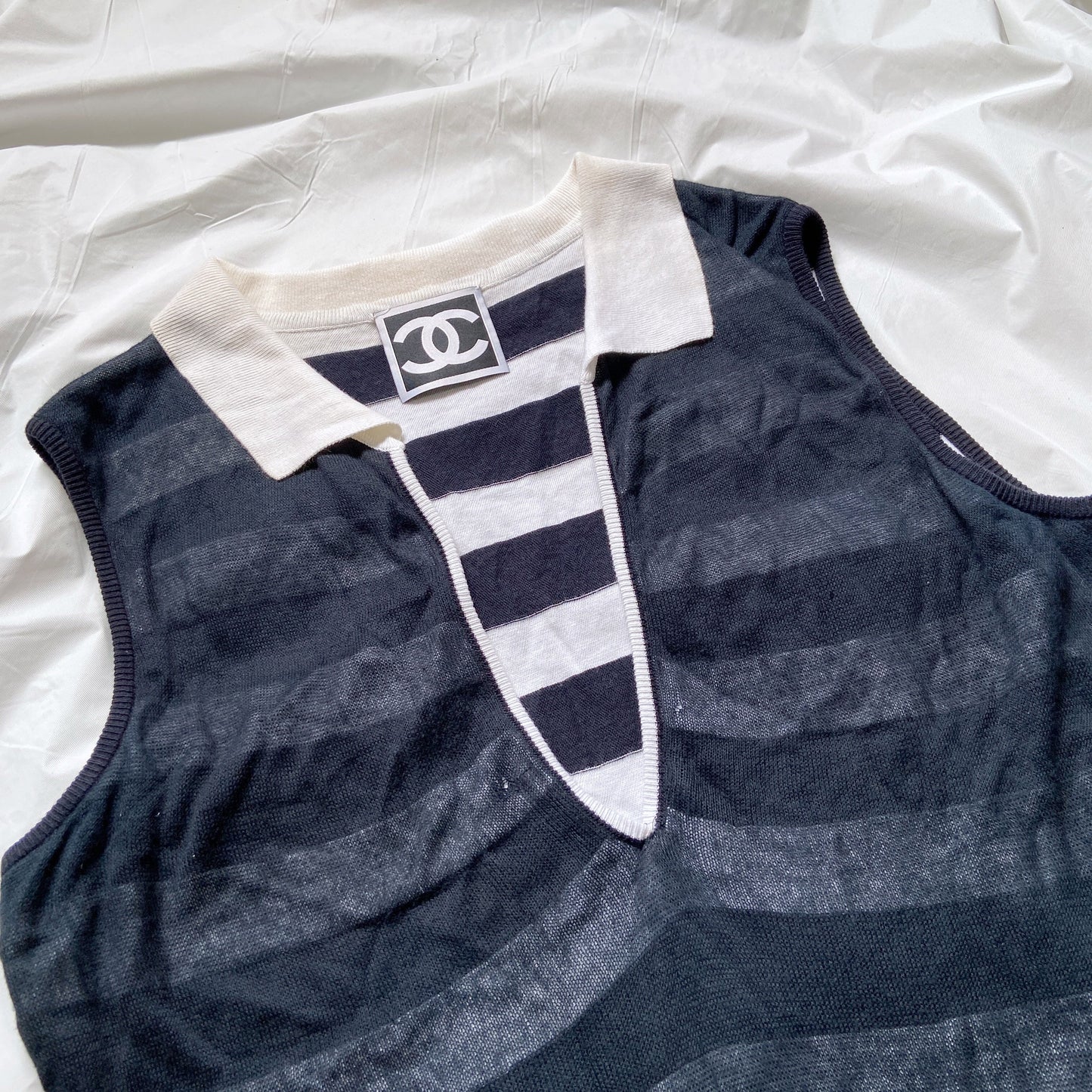 CHANEL 2010 p37 navy/white logo knit vest 38