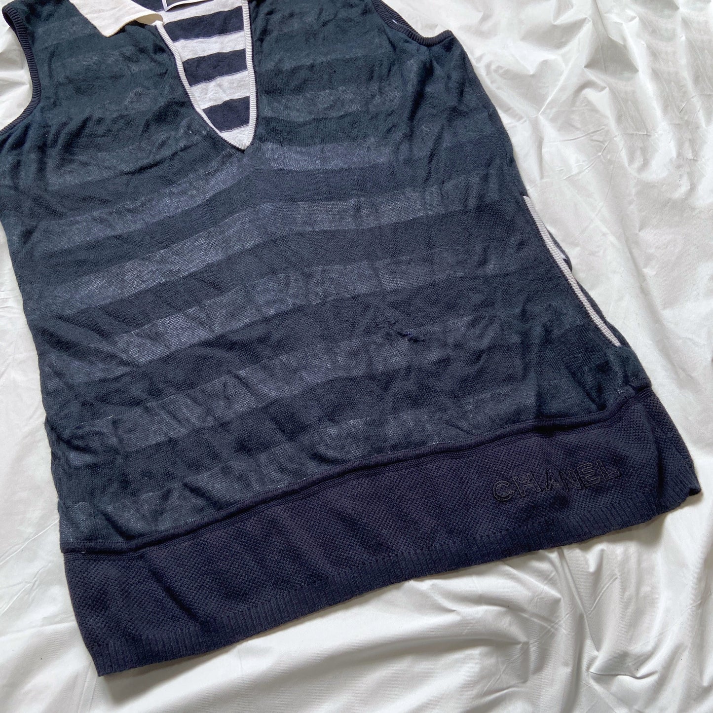 CHANEL 2010 p37 navy/white logo knit vest 38