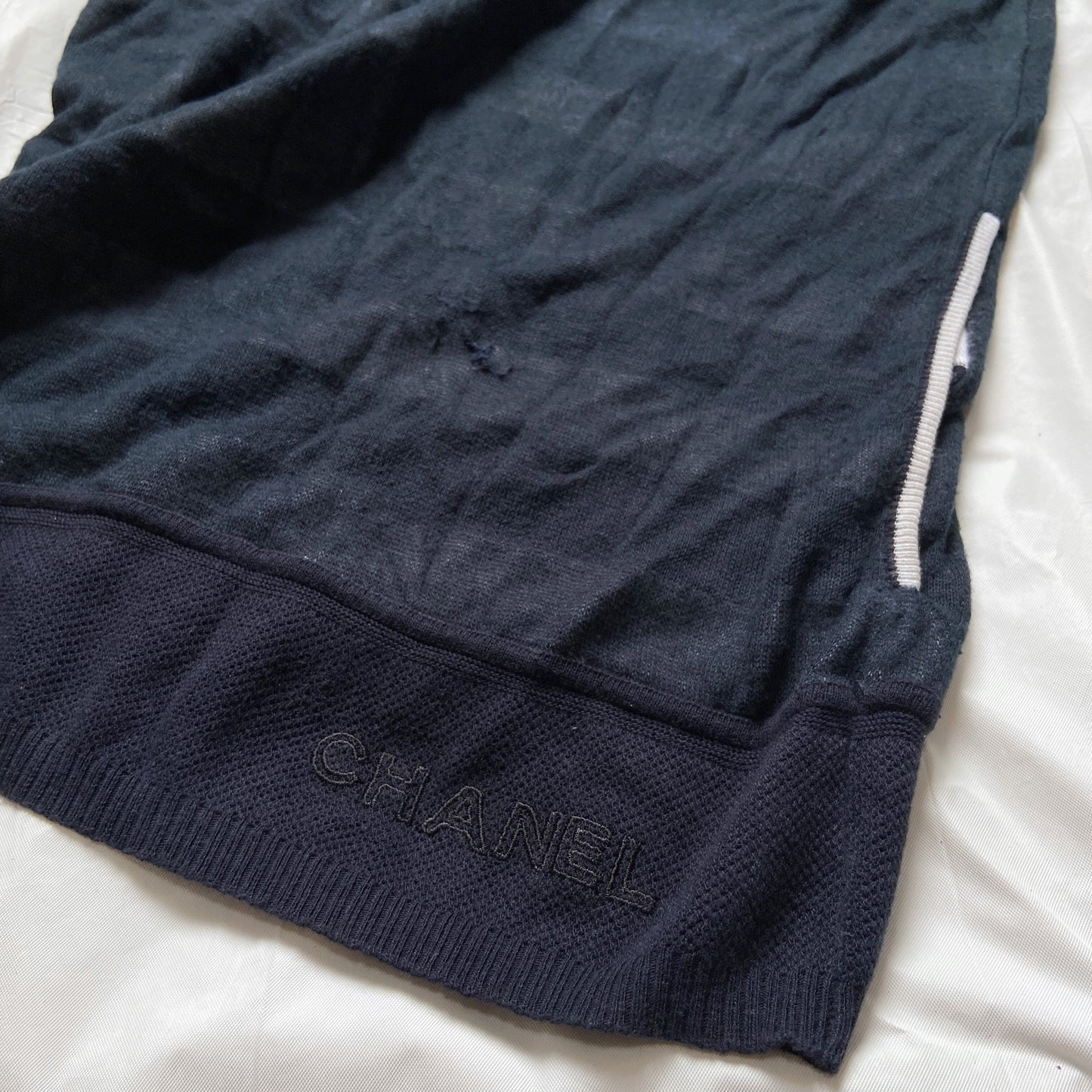 CHANEL 2010 p37 navy/white logo knit vest 38