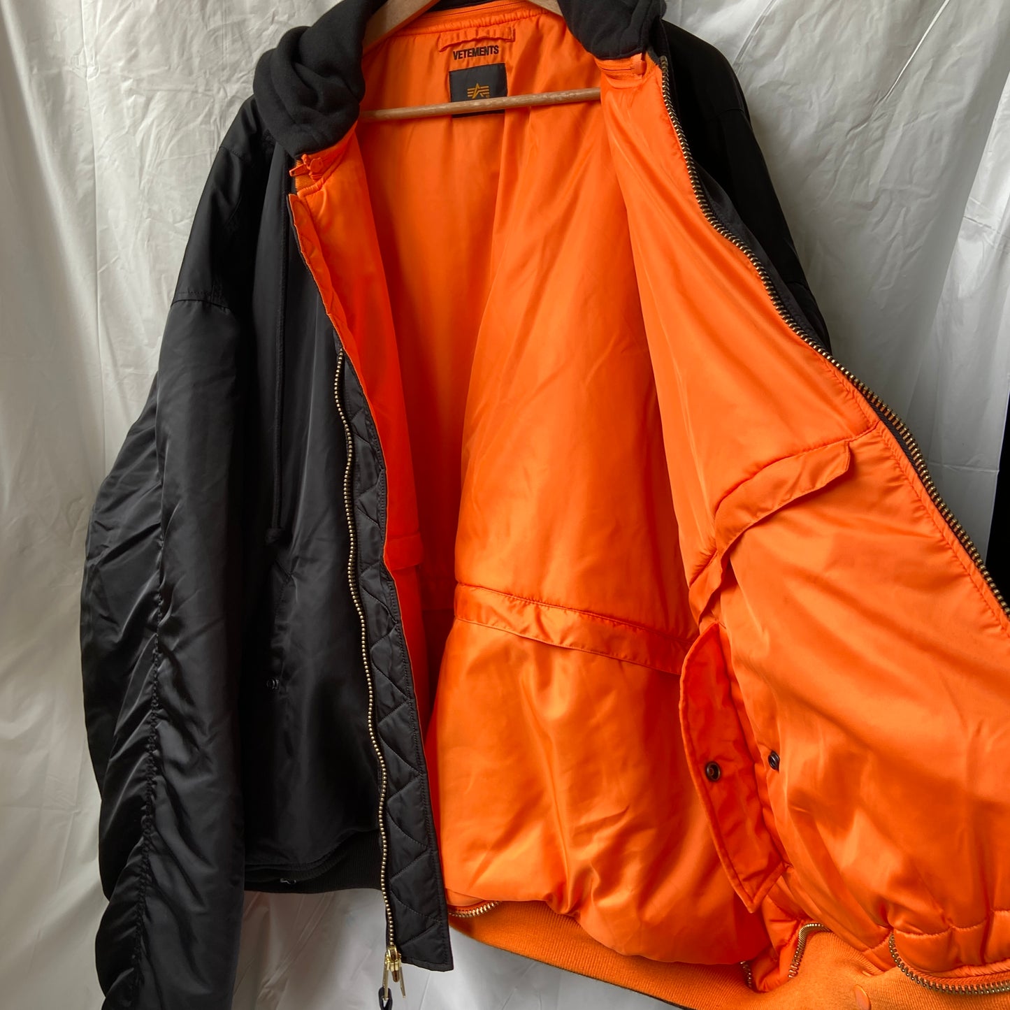 Vetements alpha industries black/orange reversible oversized bomber jacket L