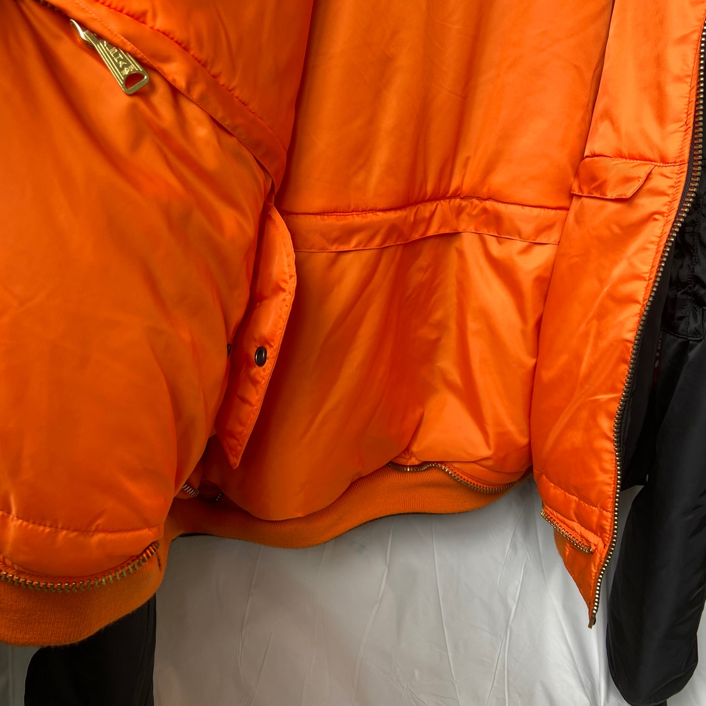 Vetements alpha industries black/orange reversible oversized bomber jacket L
