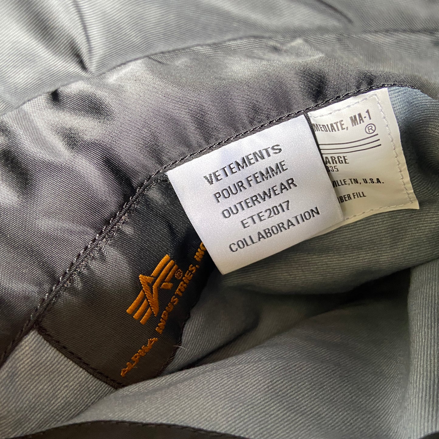 Vetements alpha industries black/orange reversible oversized bomber jacket L