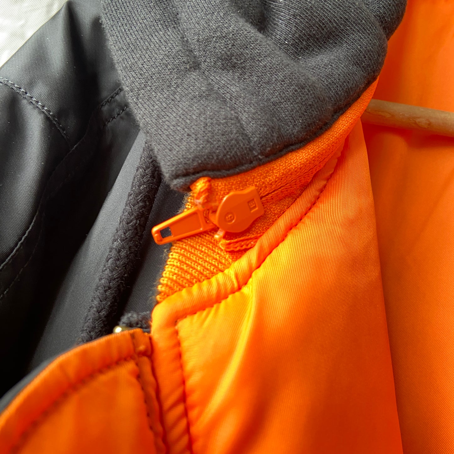 Vetements alpha industries black/orange reversible oversized bomber jacket L