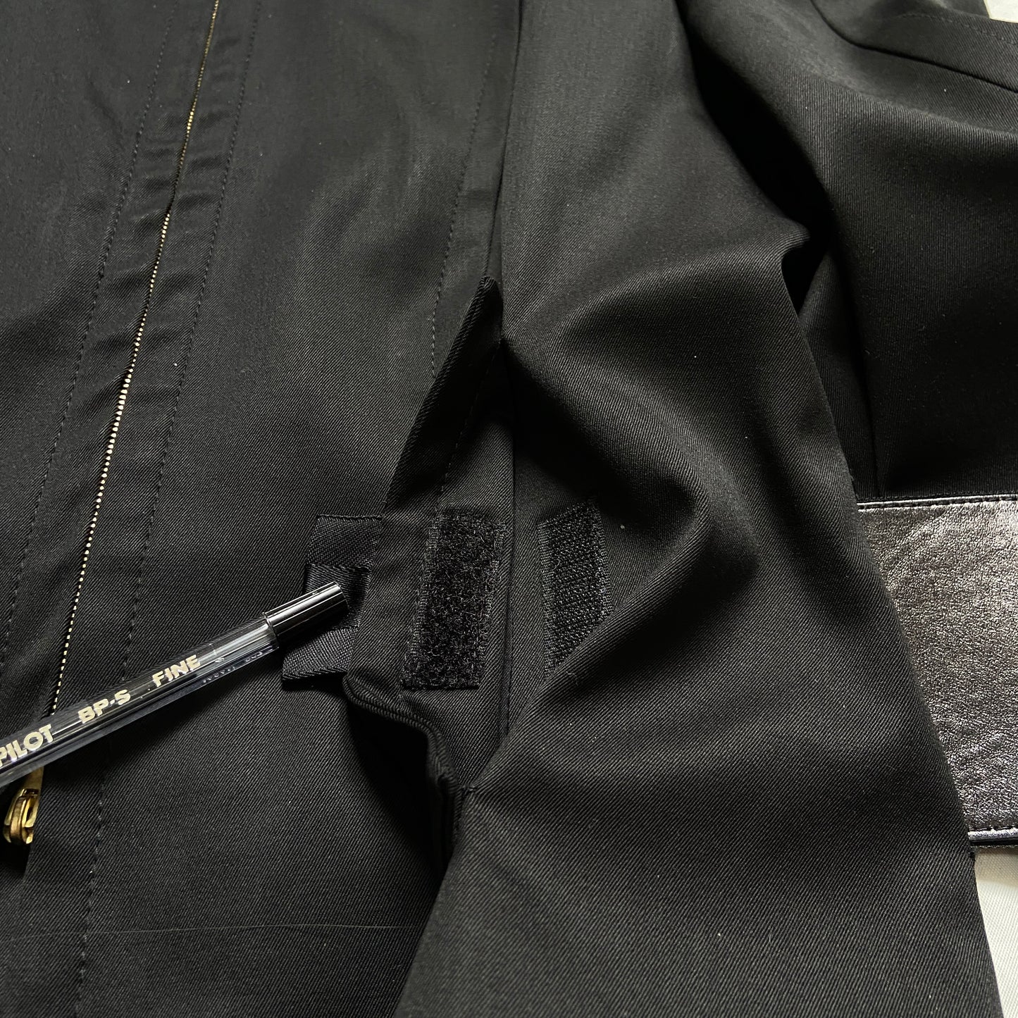 Gucci Tom Ford 2004 fall black leather belt jacket flared sleeves