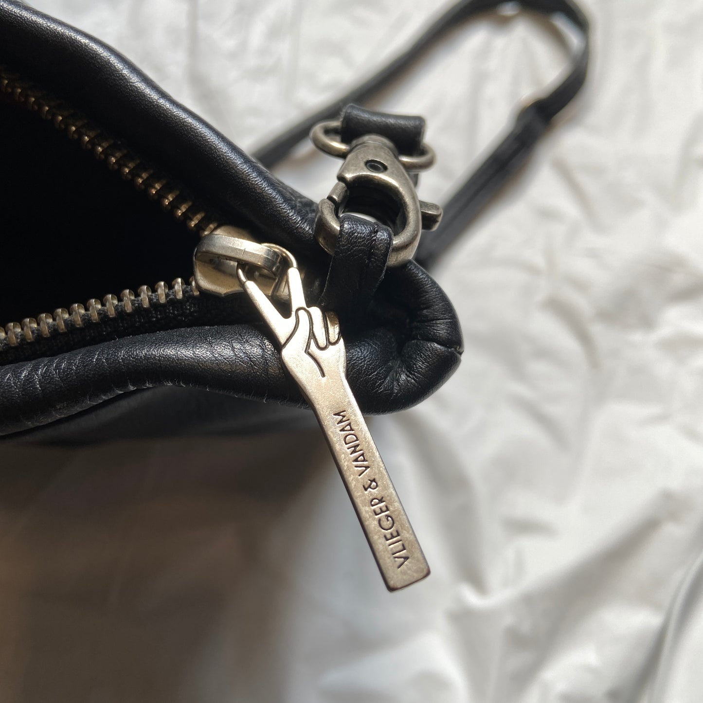 Vlieger and Vandam gun leather bag clutch