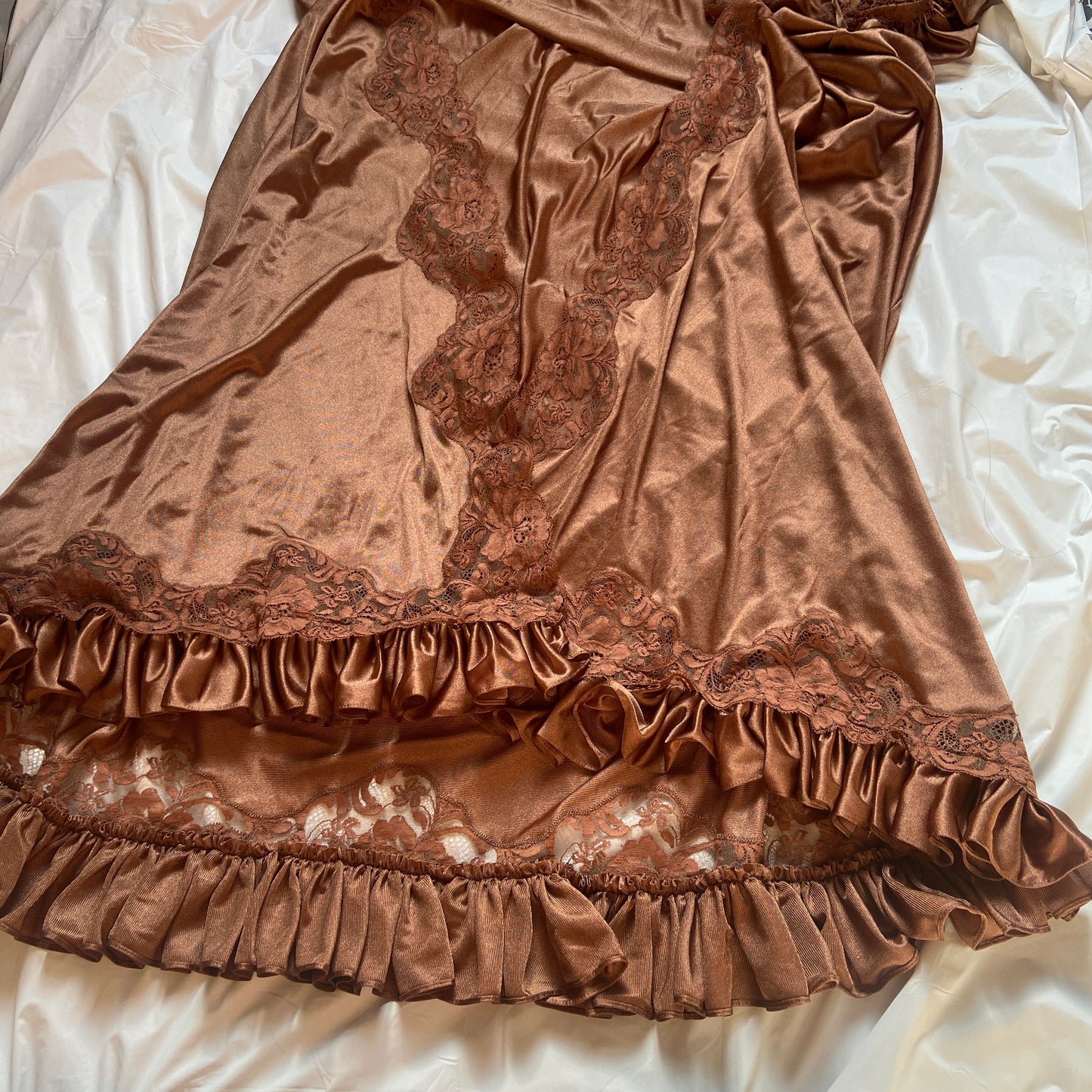 Vetements fall 2019 demna metallic brown floral ruffles lace robe dress
