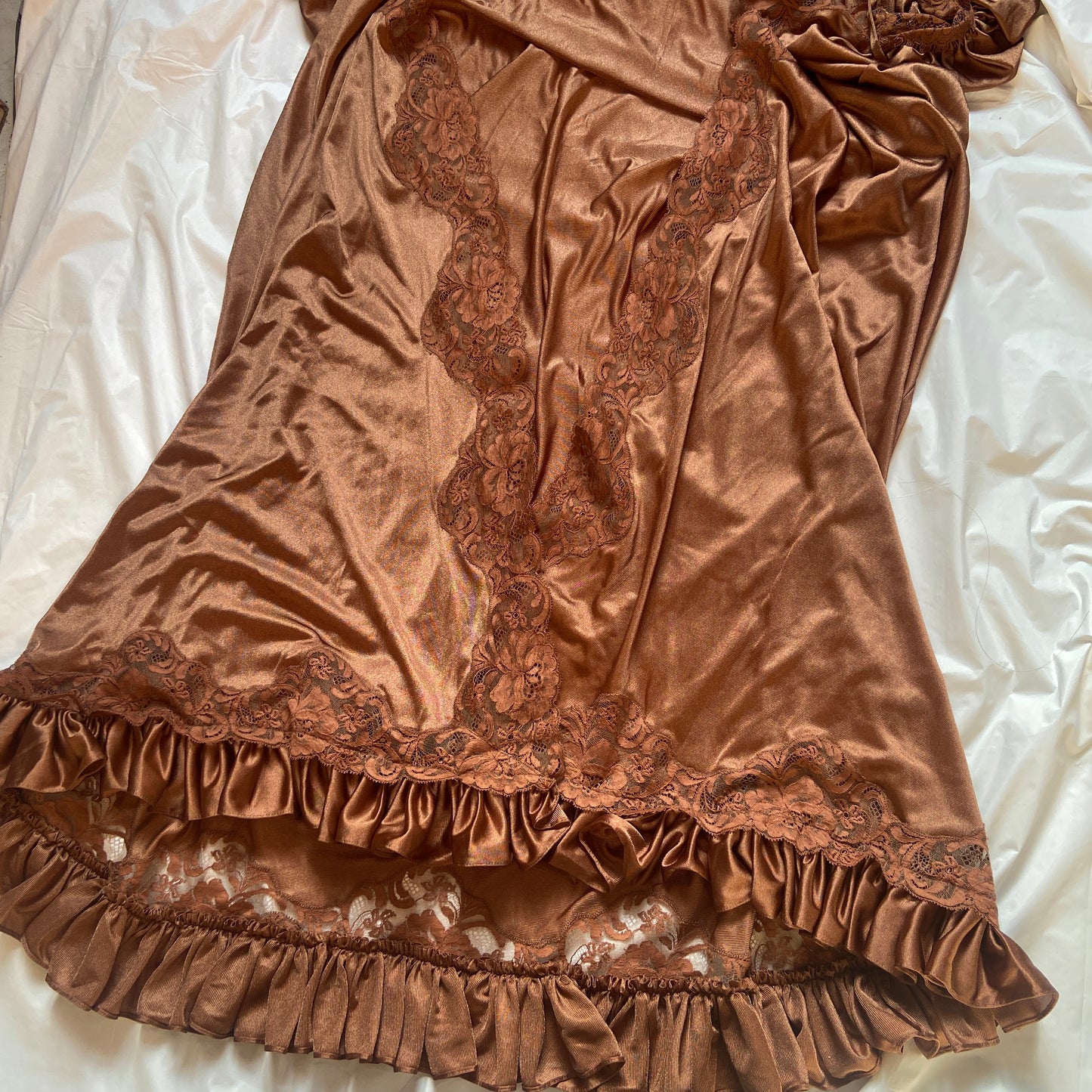 Vetements fall 2019 demna metallic brown floral ruffles lace robe dress