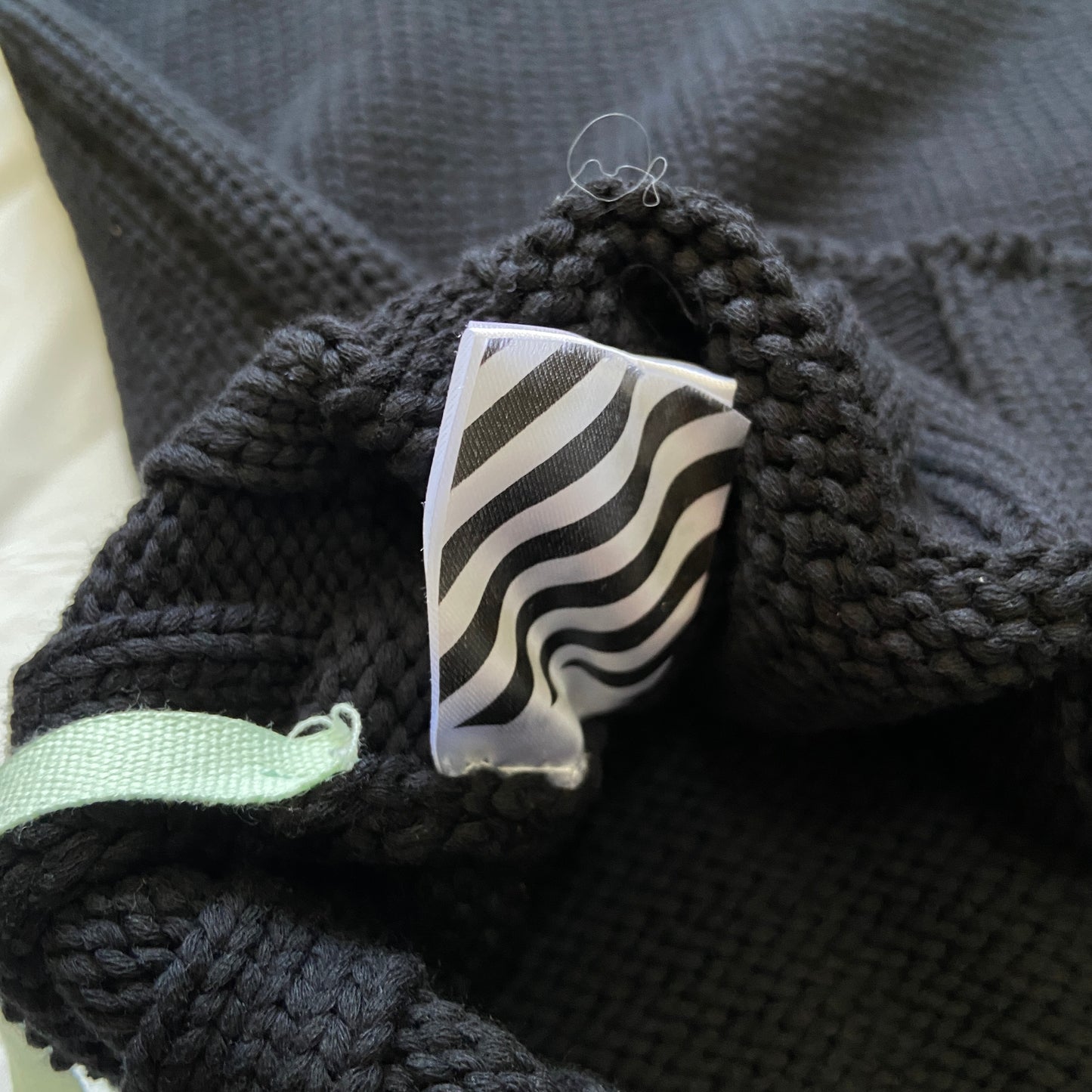 Off white spring 2017 scorpion mens red black cable knit sweater M