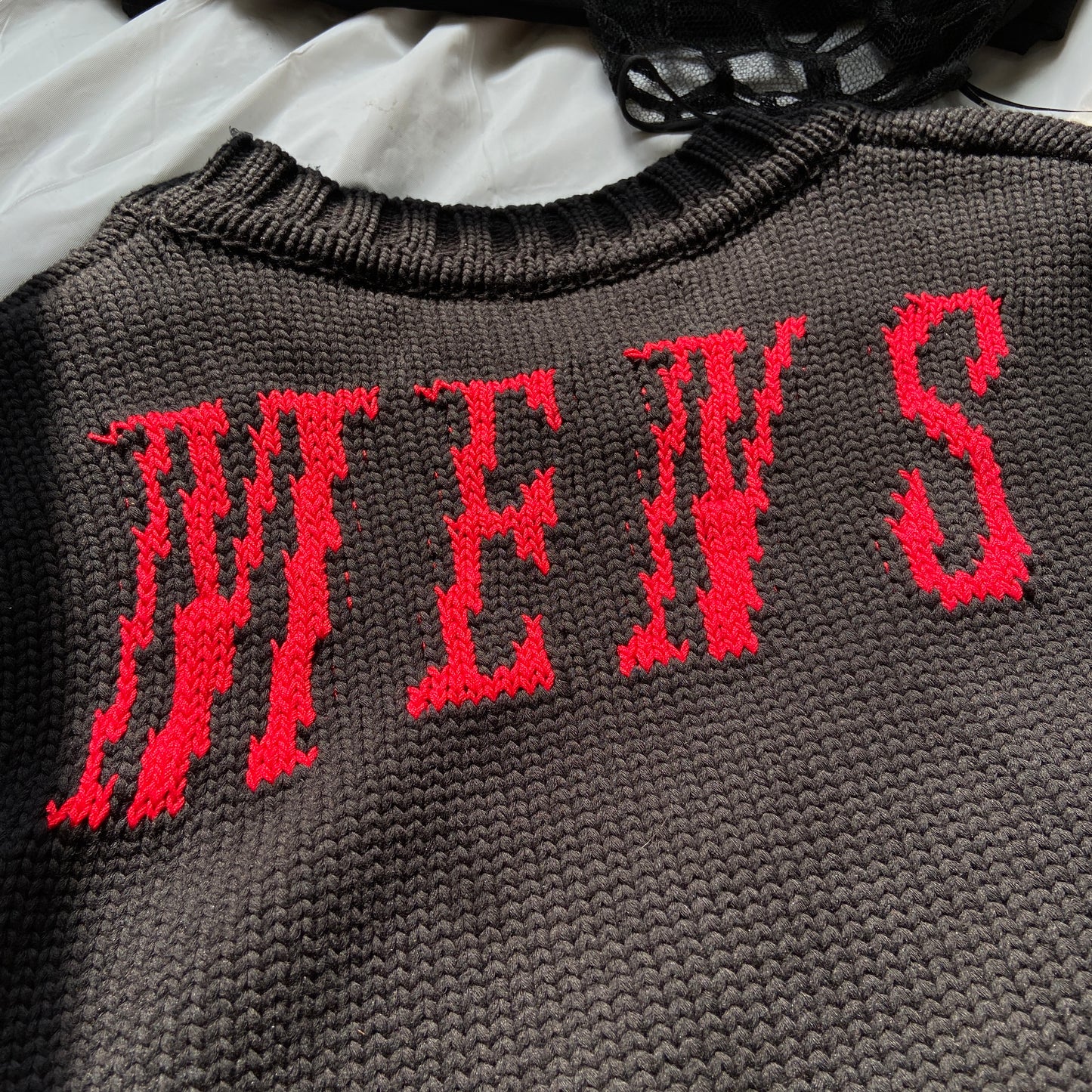 Off white spring 2017 scorpion mens red black cable knit sweater M