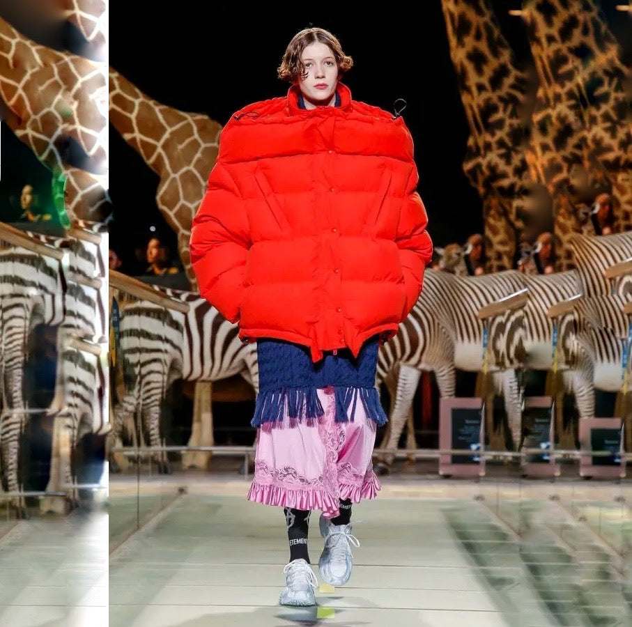 Vetements fall 2019 demna metallic brown floral ruffles lace robe dress