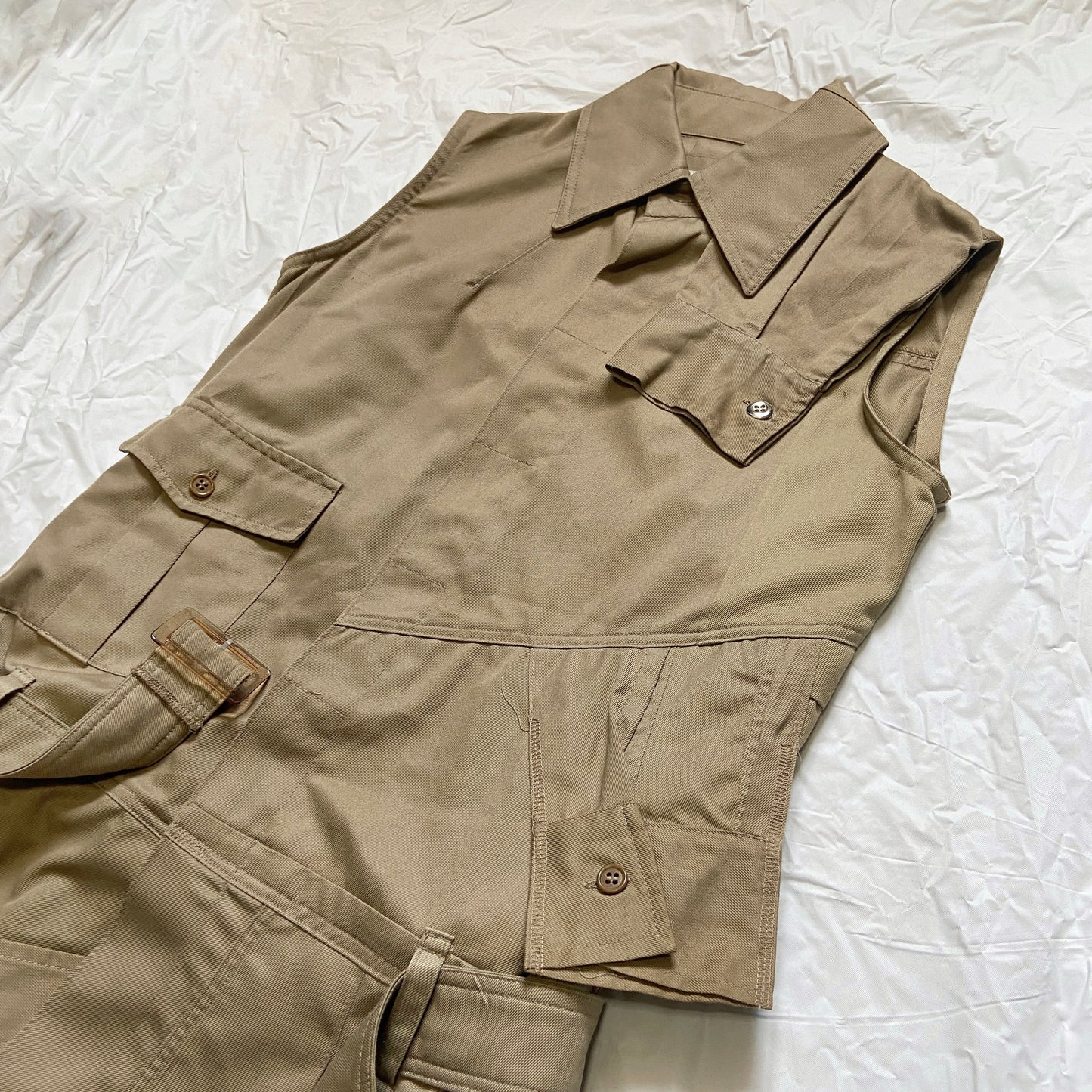 20471120 paper khaki rebuilt pleated shirt vest