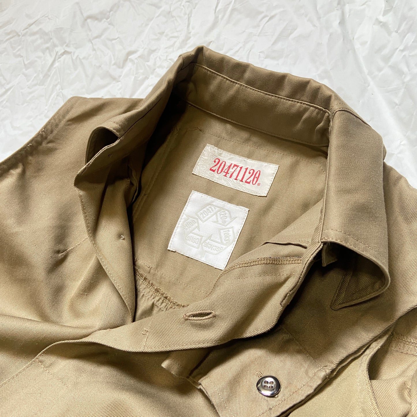20471120 paper khaki rebuilt pleated shirt vest