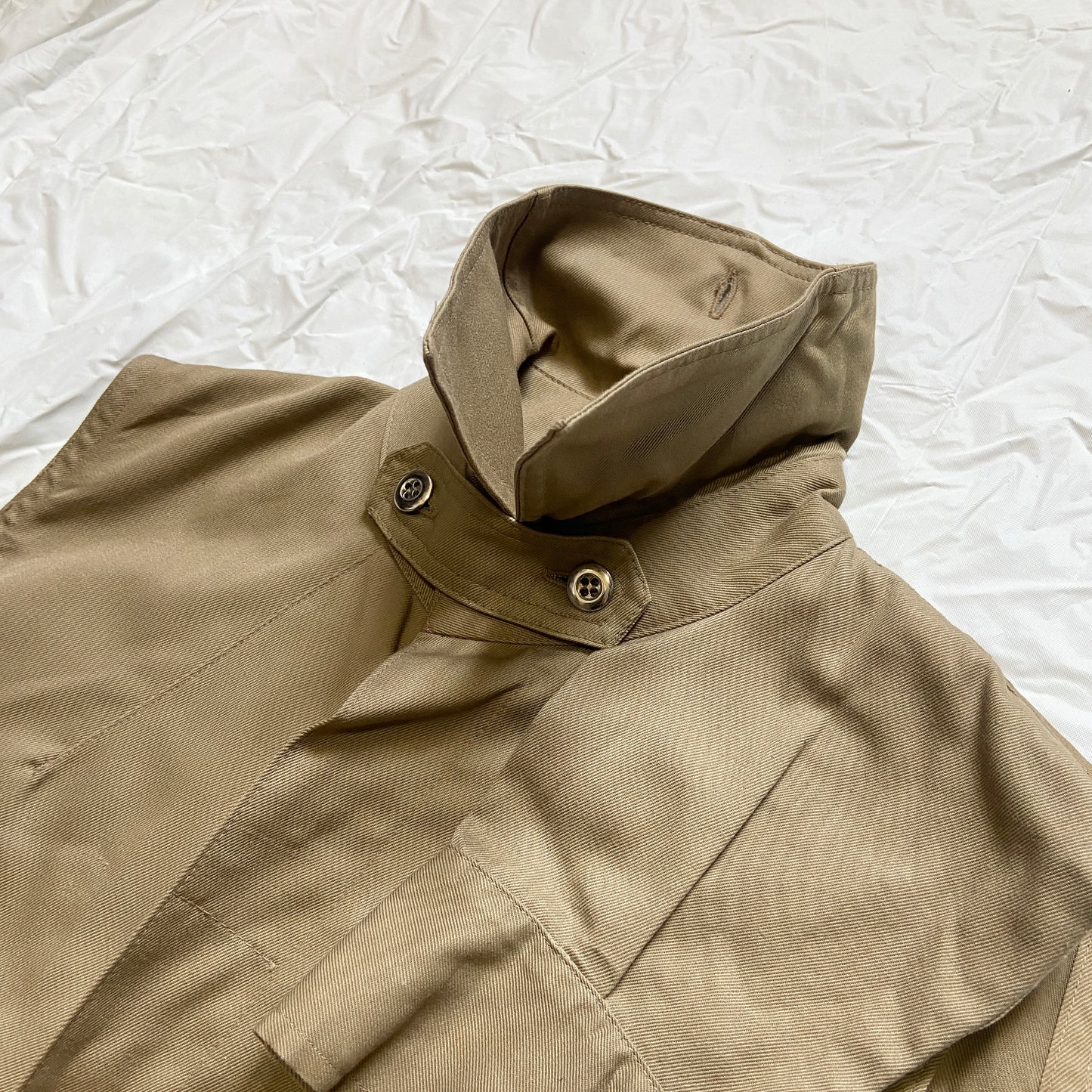 20471120 paper khaki rebuilt pleated shirt vest