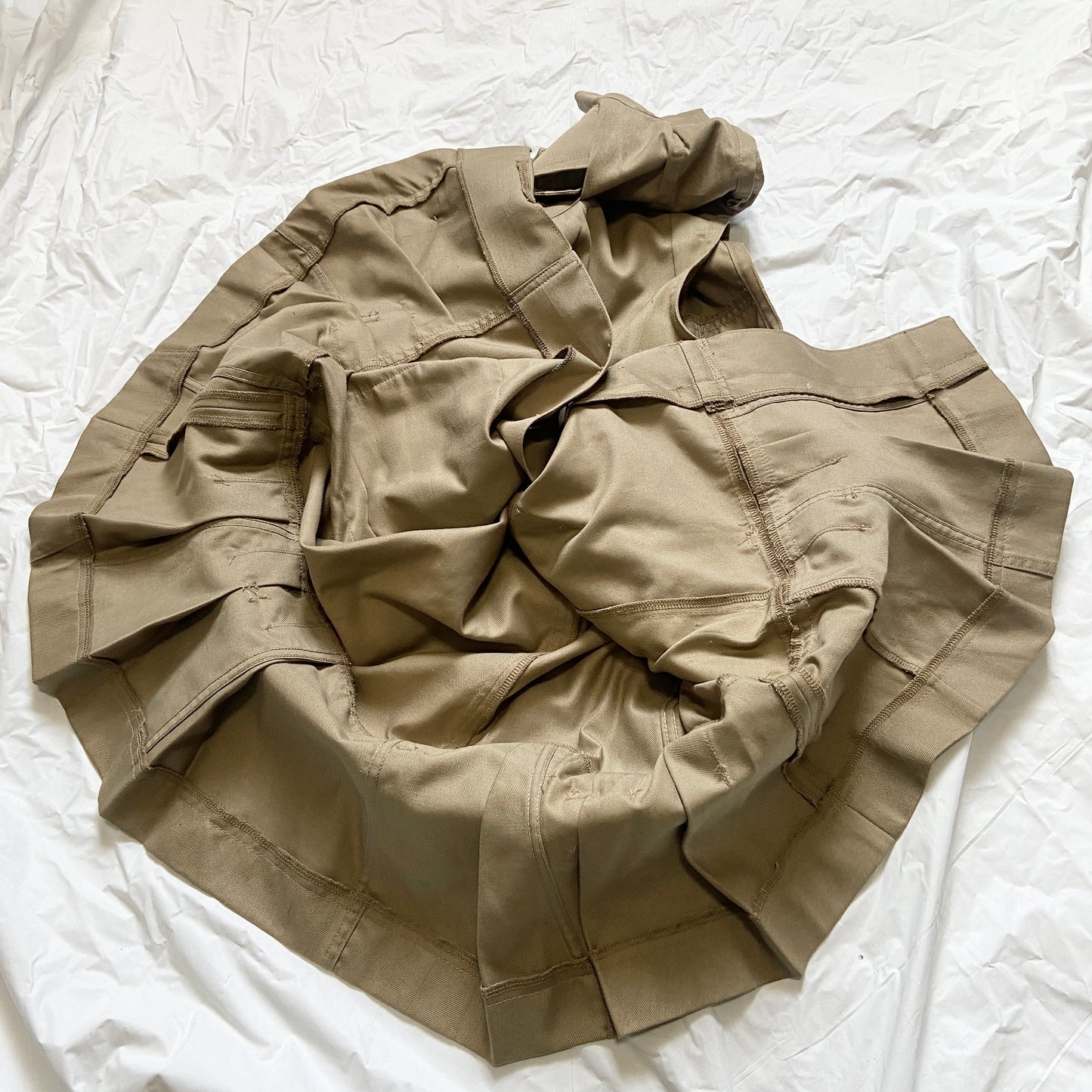 20471120 paper khaki rebuilt pleated shirt vest