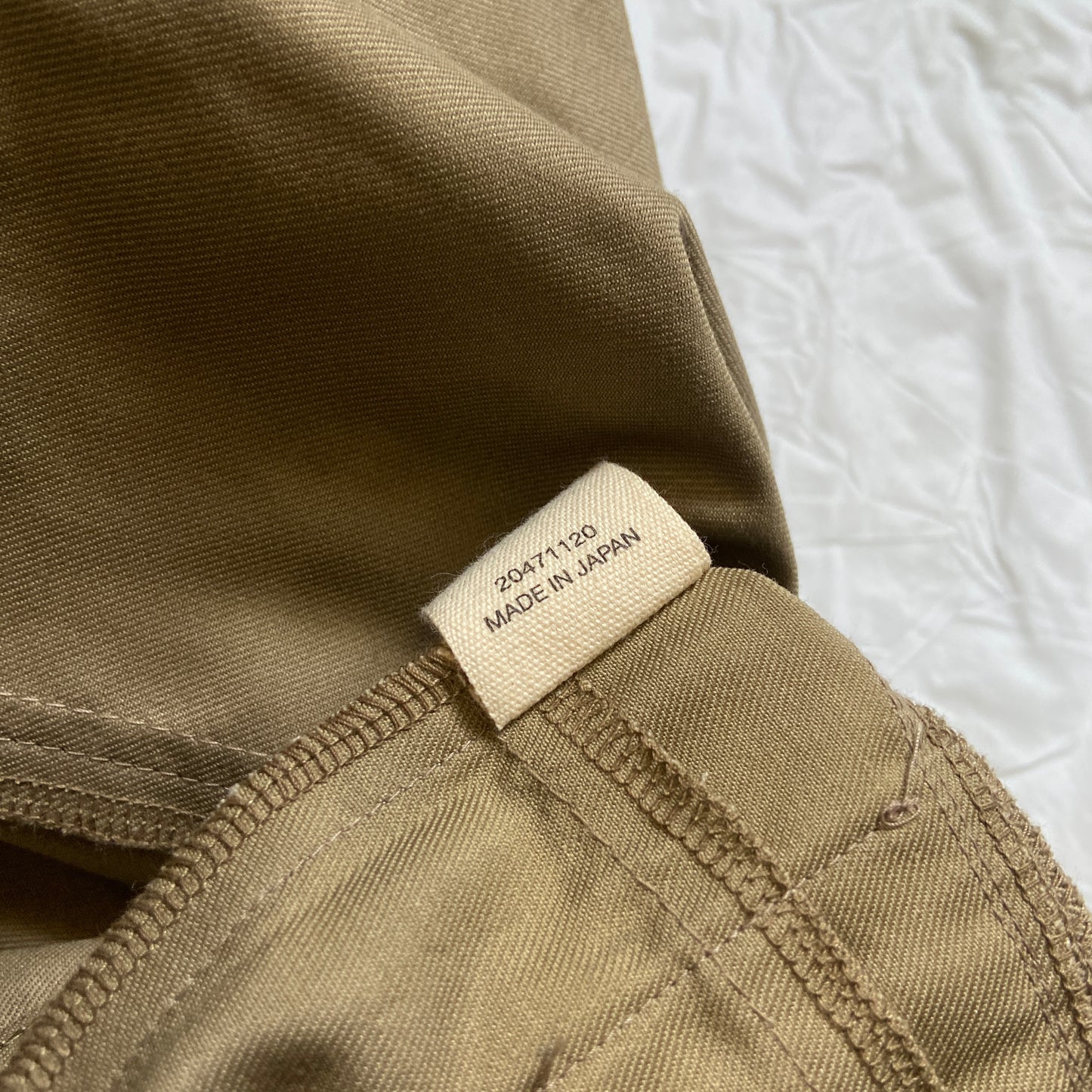 20471120 paper khaki rebuilt pleated shirt vest