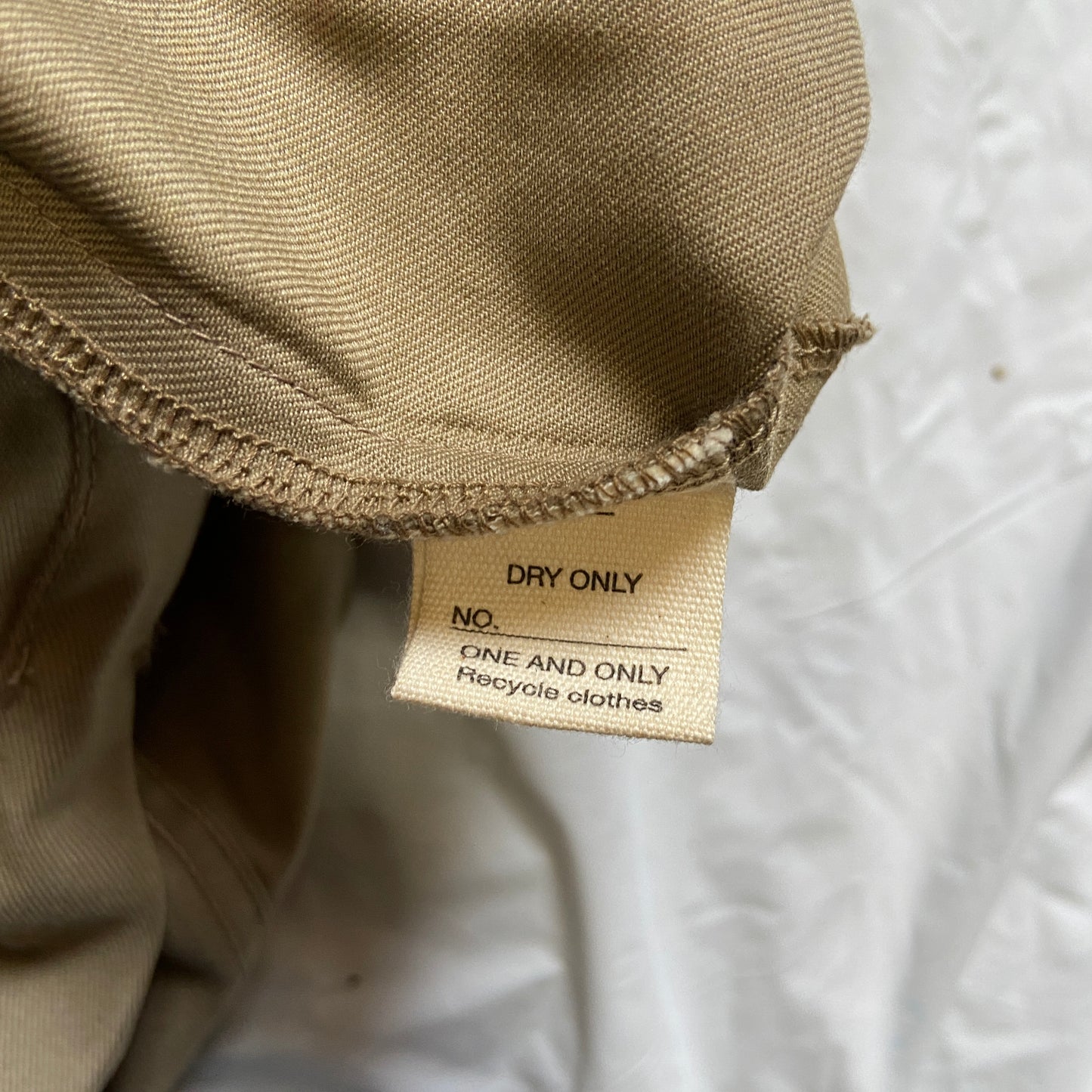 20471120 paper khaki rebuilt pleated shirt vest