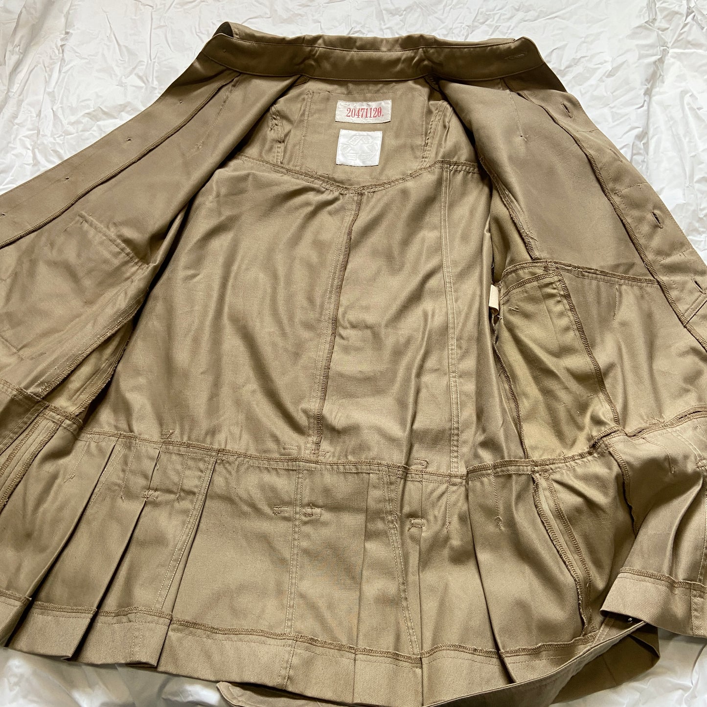 20471120 paper khaki rebuilt pleated shirt vest