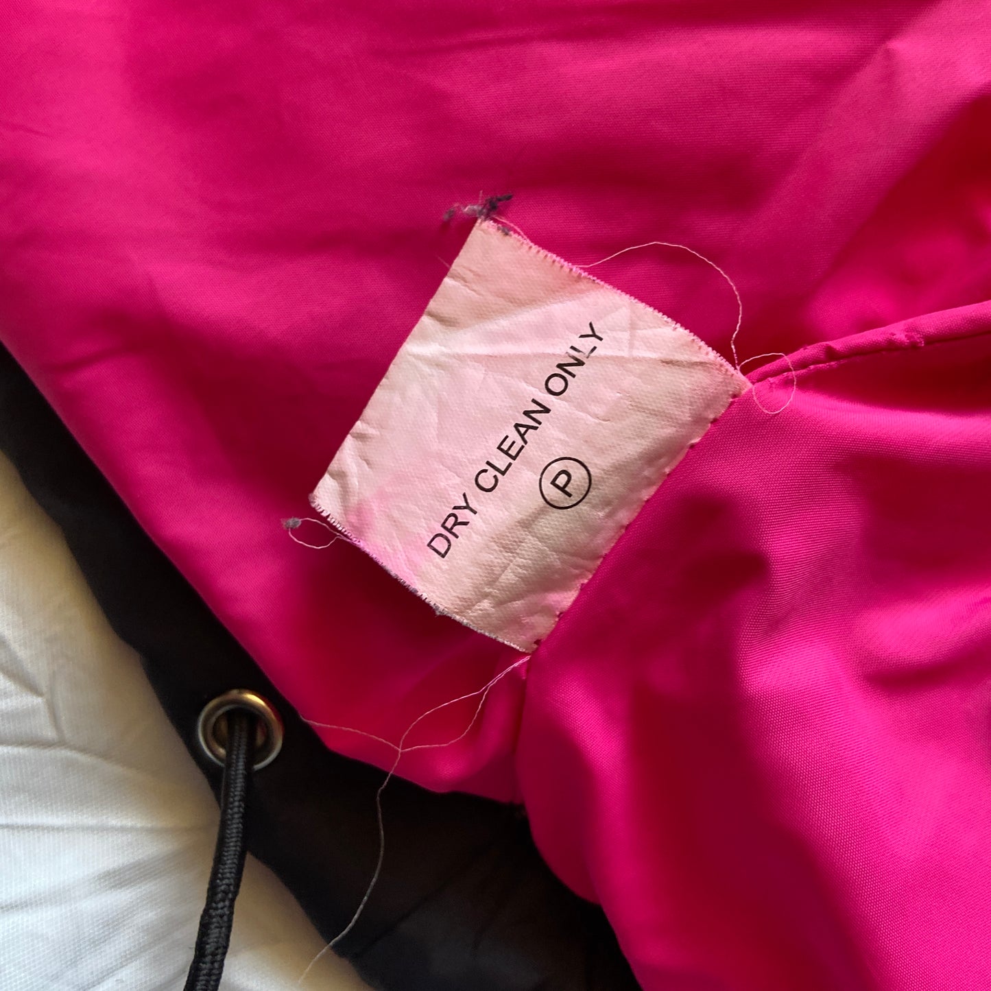 W< "KISS THE FUTURE" goose down puffer jacket with hood M