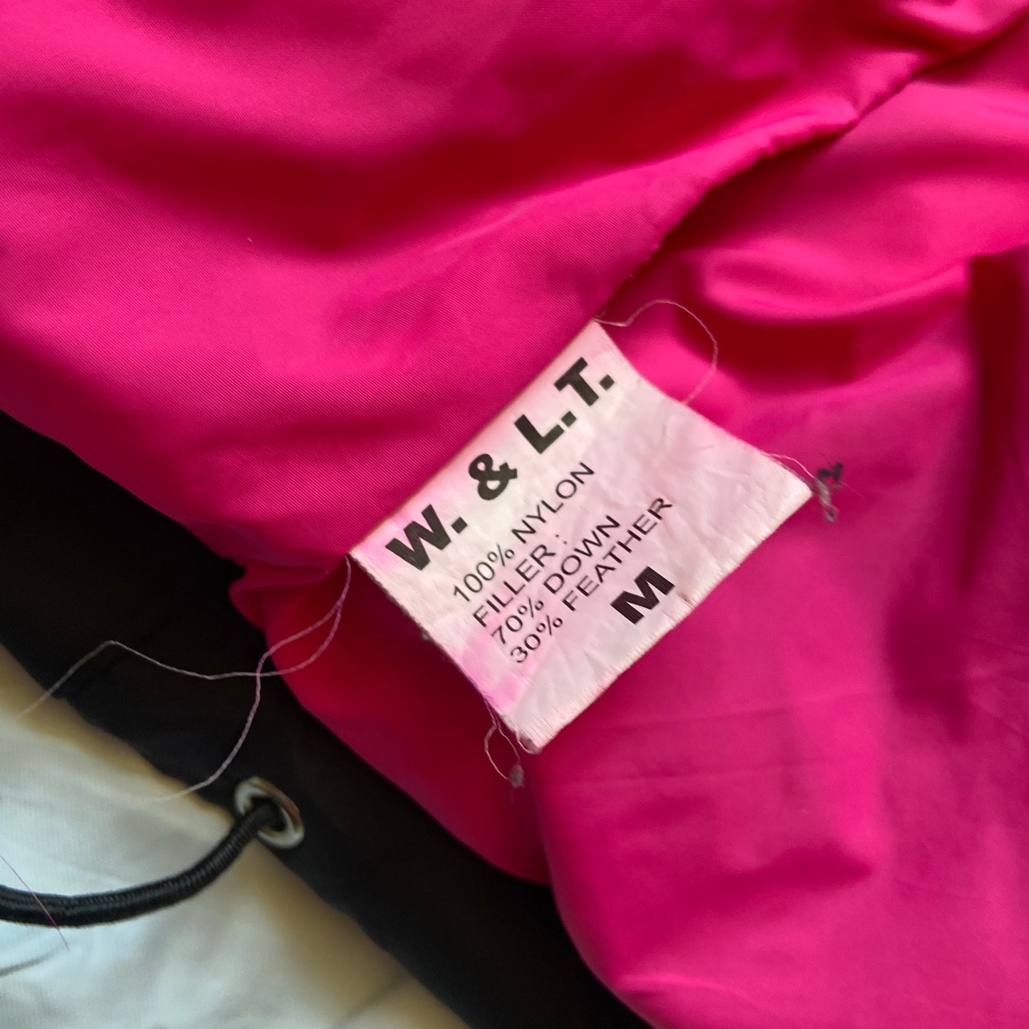 W< "KISS THE FUTURE" goose down puffer jacket with hood M