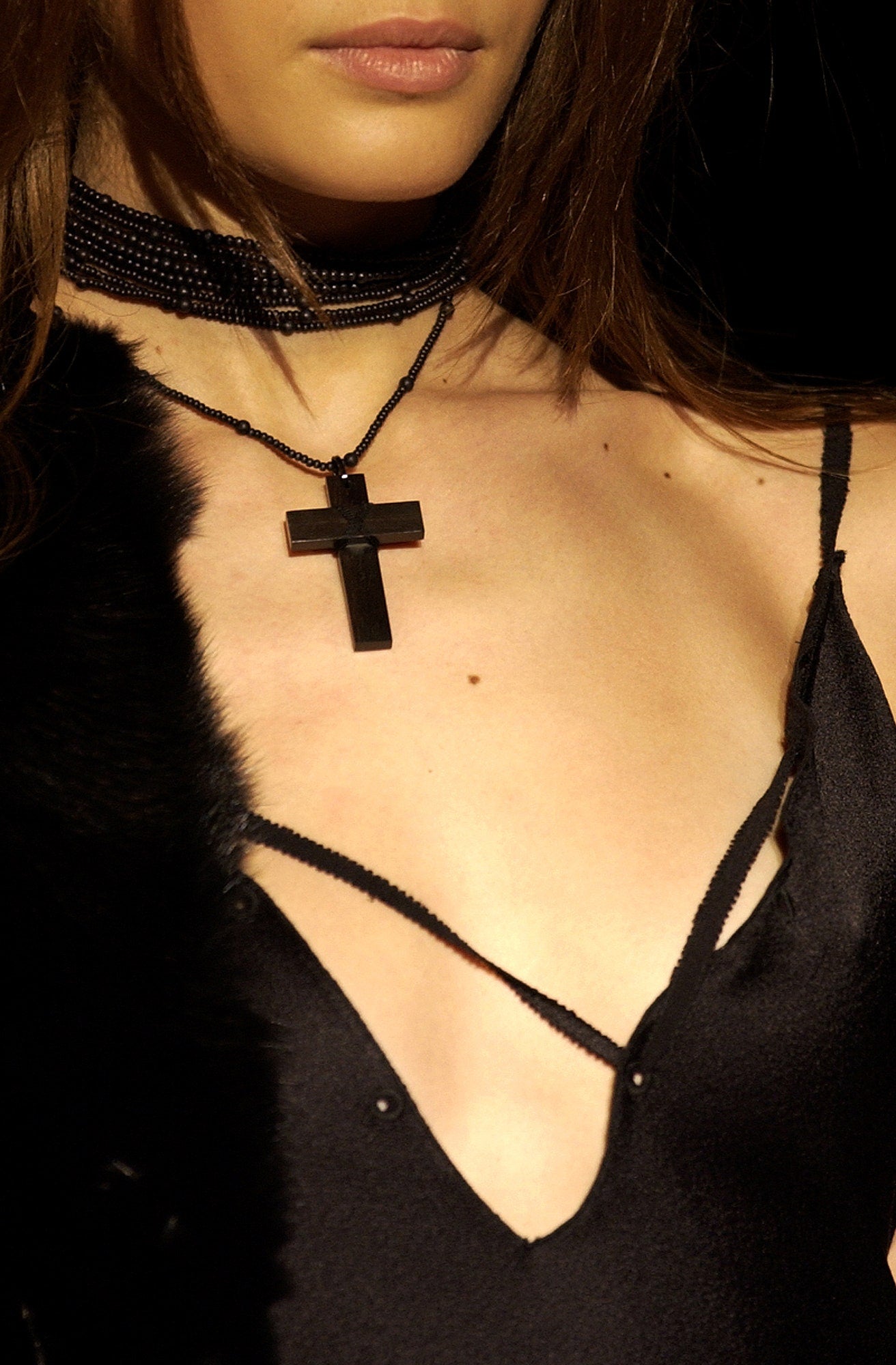 FINALE Gucci Fall 2002 Tom Ford Black Fitch Fur Pelt Stole with Leather & Silk Satin Ribbons