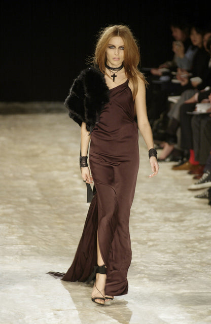 FINALE Gucci Fall 2002 Tom Ford Black Fitch Fur Pelt Stole with Leather & Silk Satin Ribbons