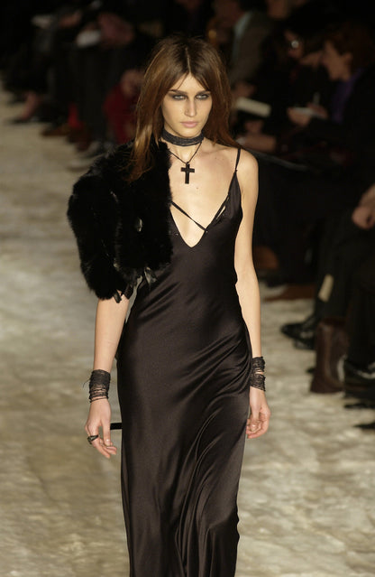 FINALE Gucci Fall 2002 Tom Ford Black Fitch Fur Pelt Stole with Leather & Silk Satin Ribbons